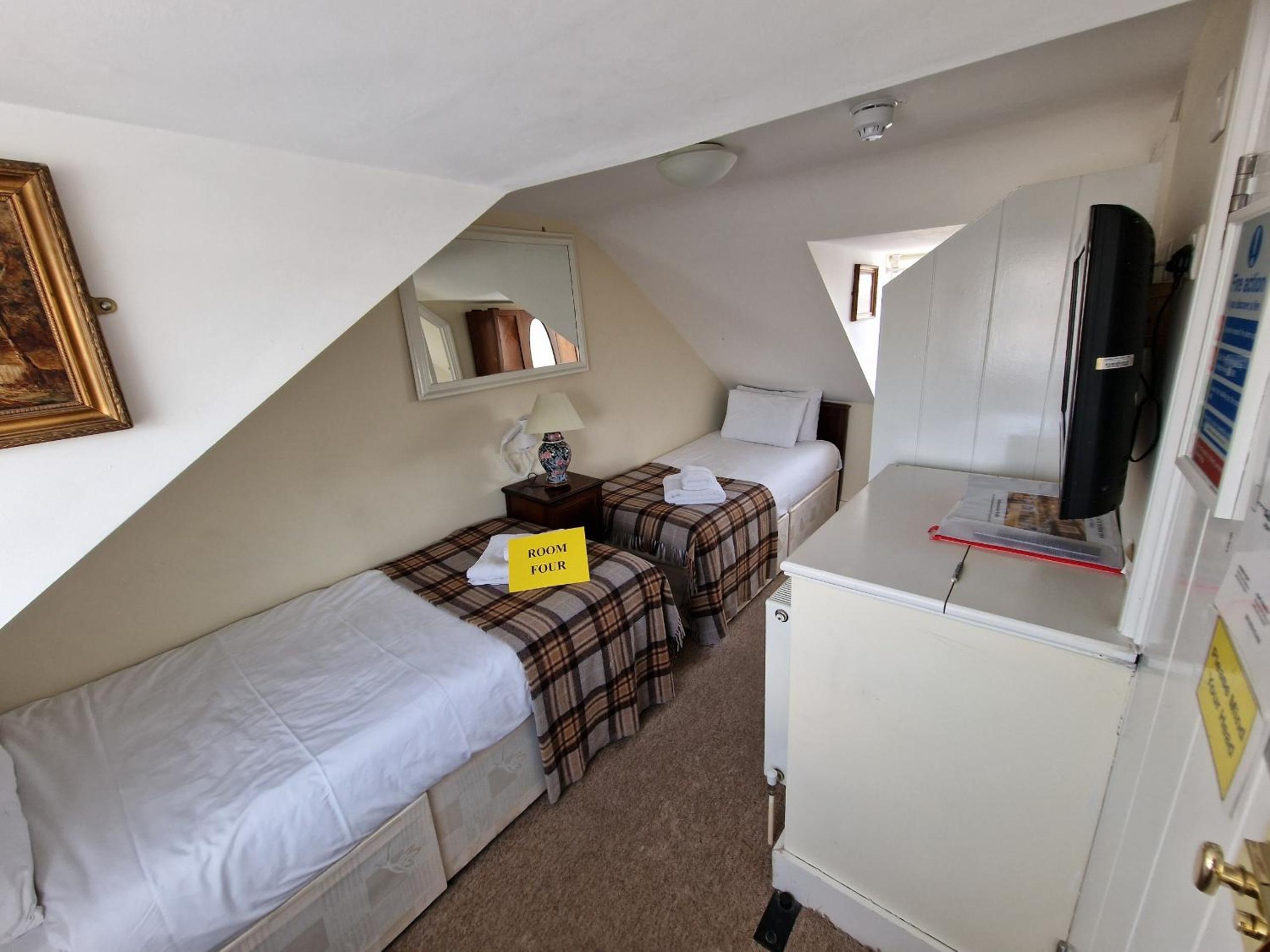 Budget Twin Room photo 1