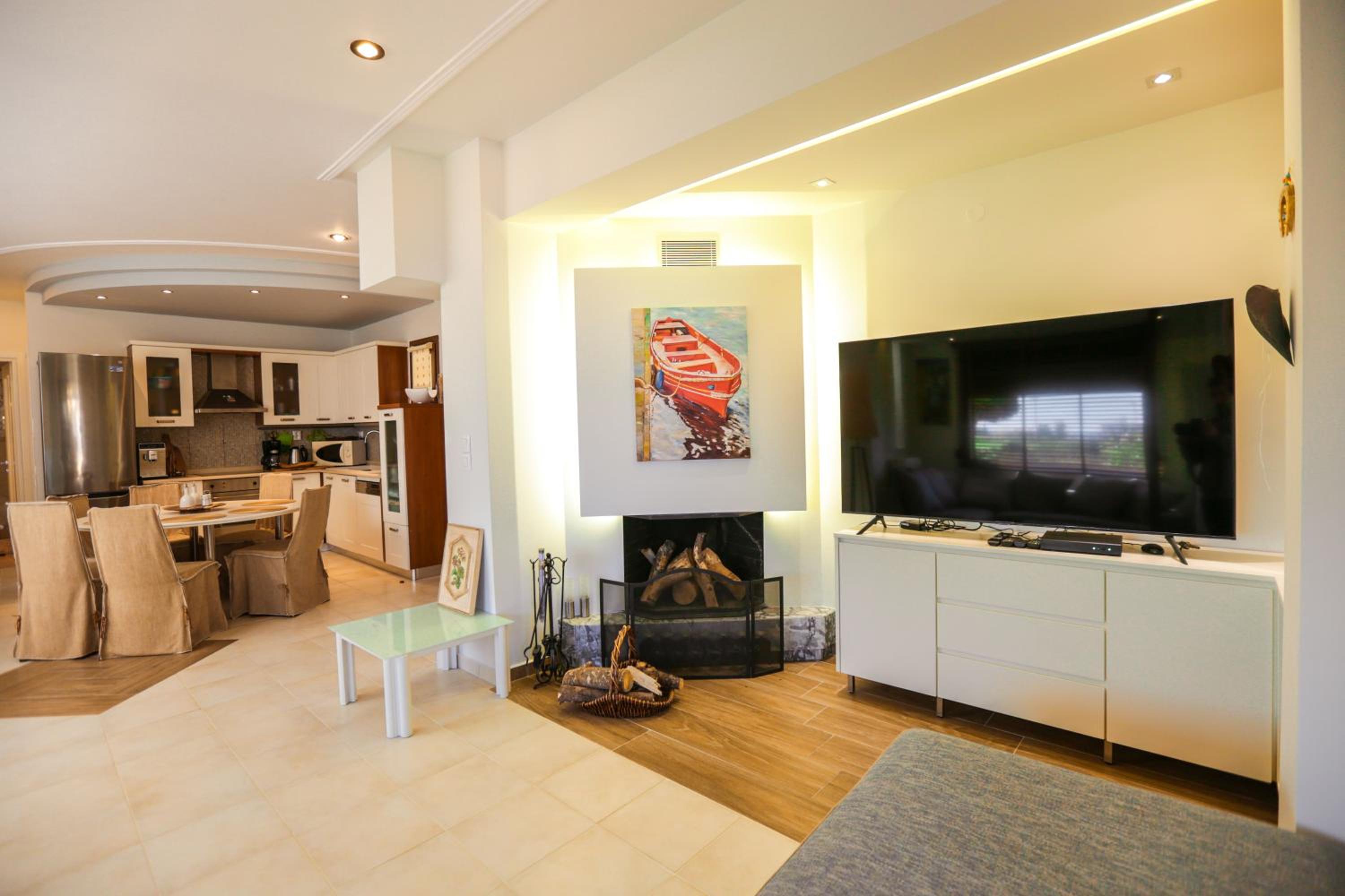 Three-Bedroom House photo 1