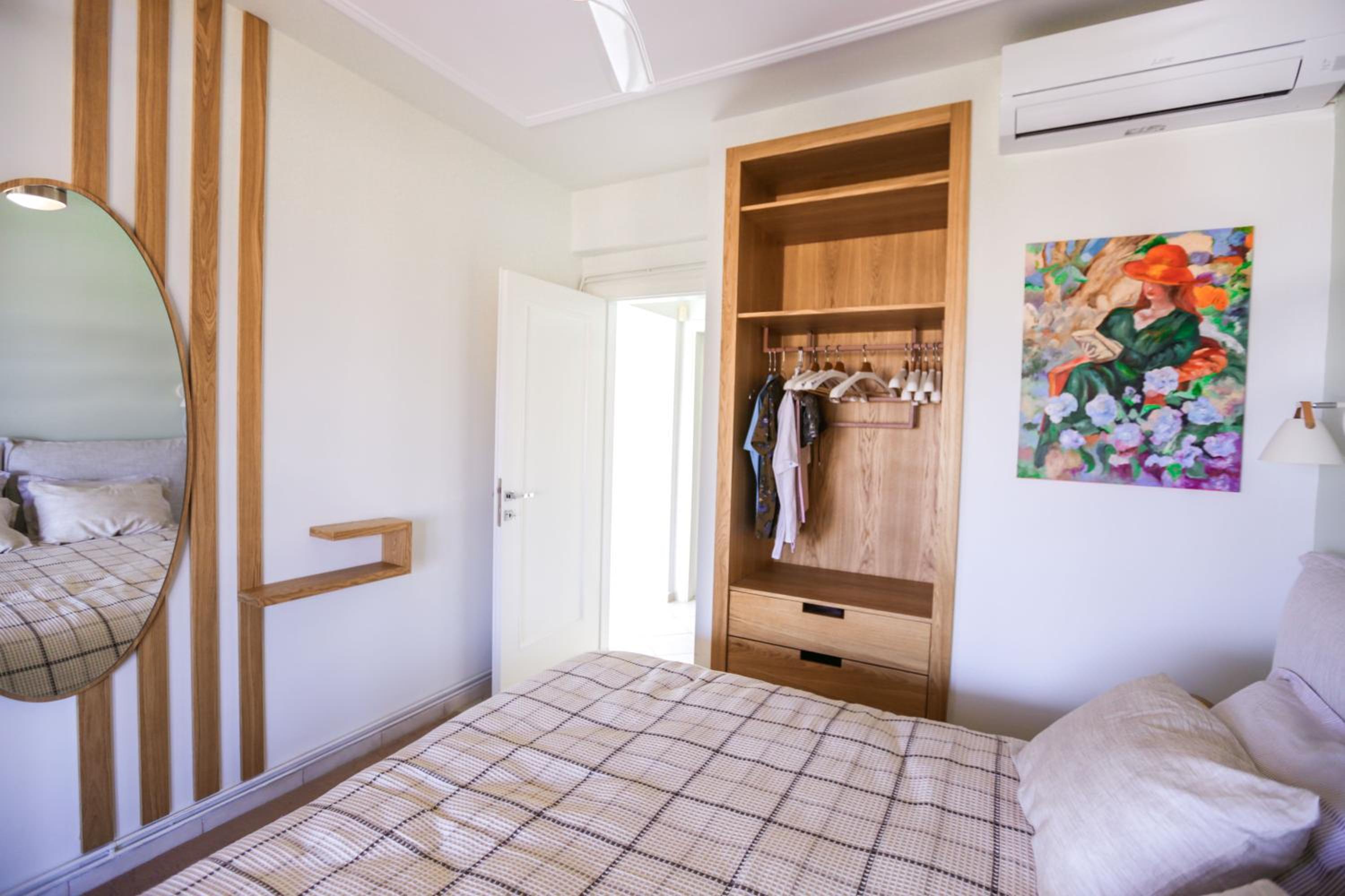 Three-Bedroom House photo 3
