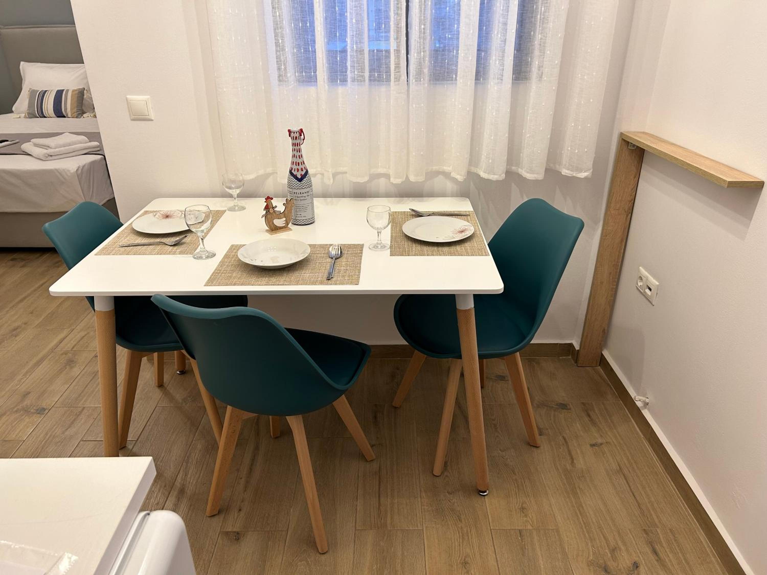 One-Bedroom Apartment with Balcony photo 2