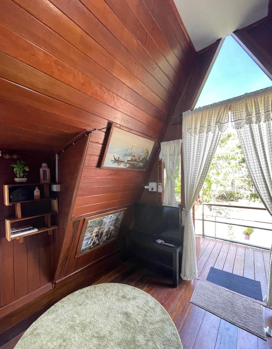 Deluxe Queen Room - Photo 3