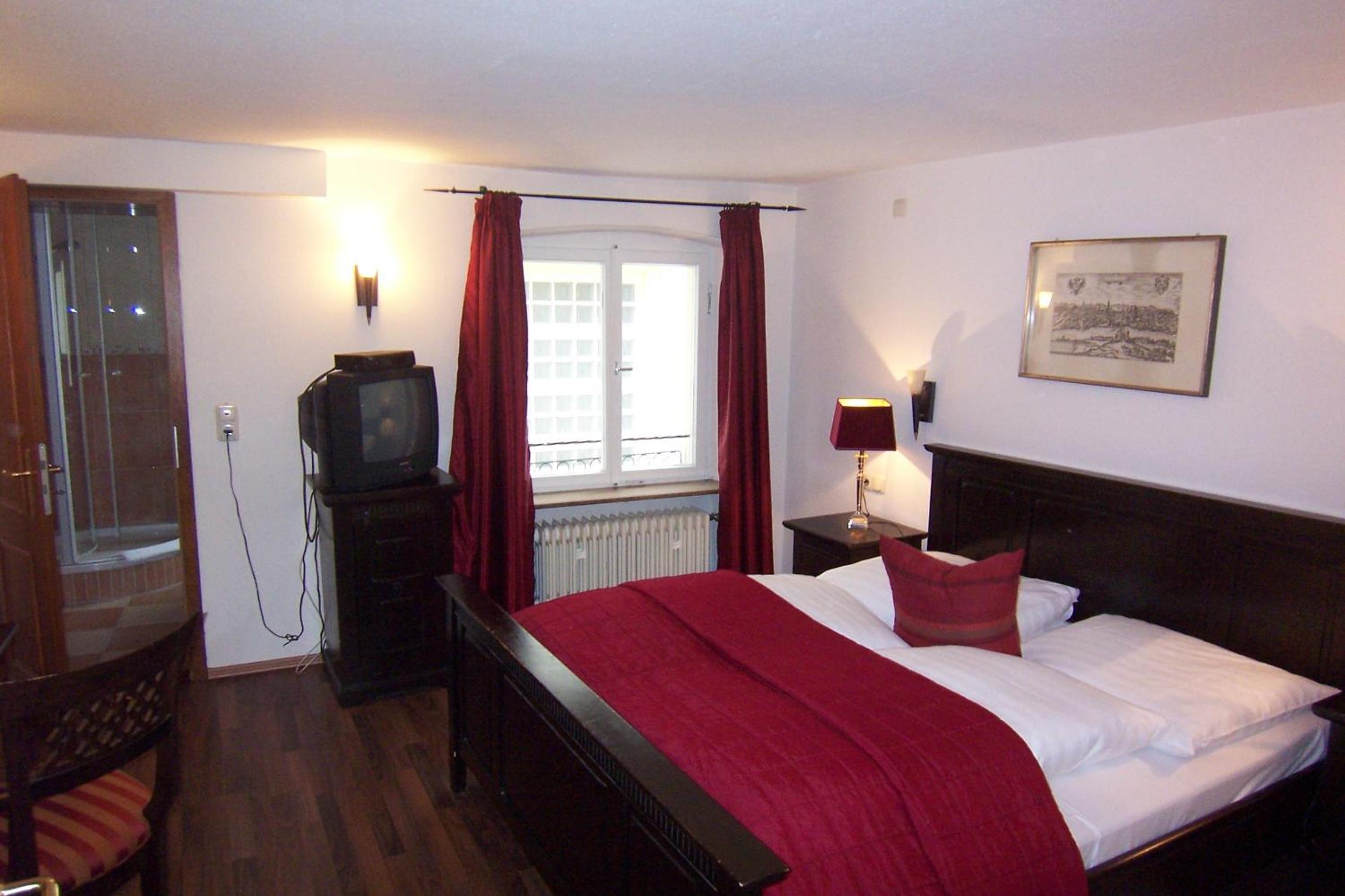 Standard Double Room - Photo 8