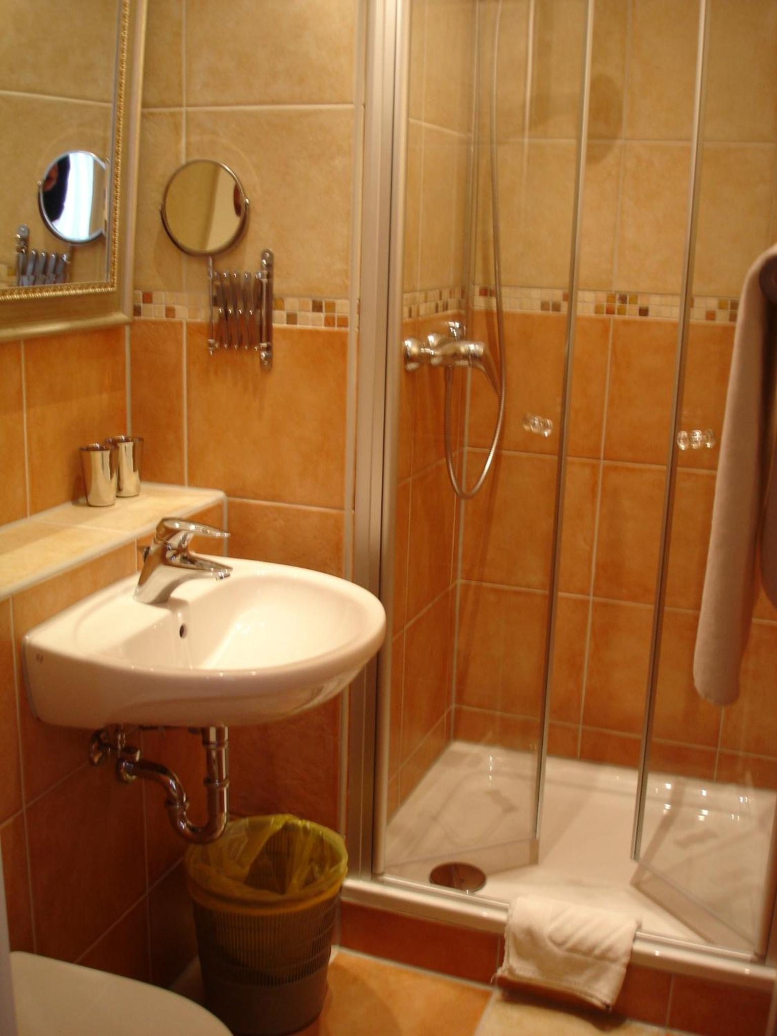 Standard Double Room - Photo 7