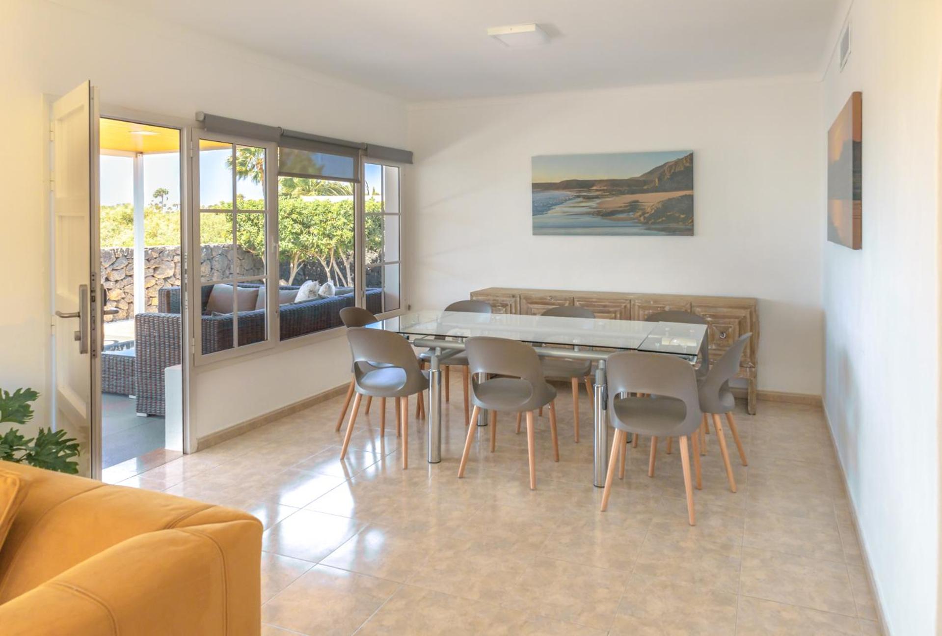 Three-Bedroom Villa photo 3