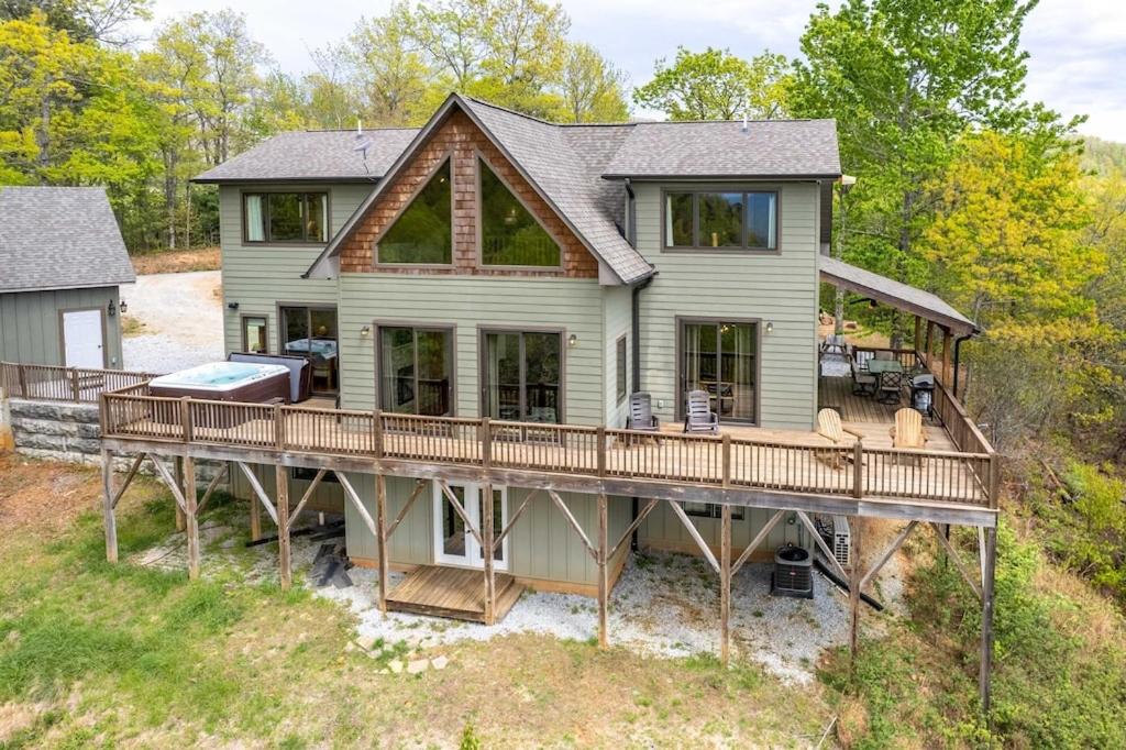 Four-Bedroom House photo 2