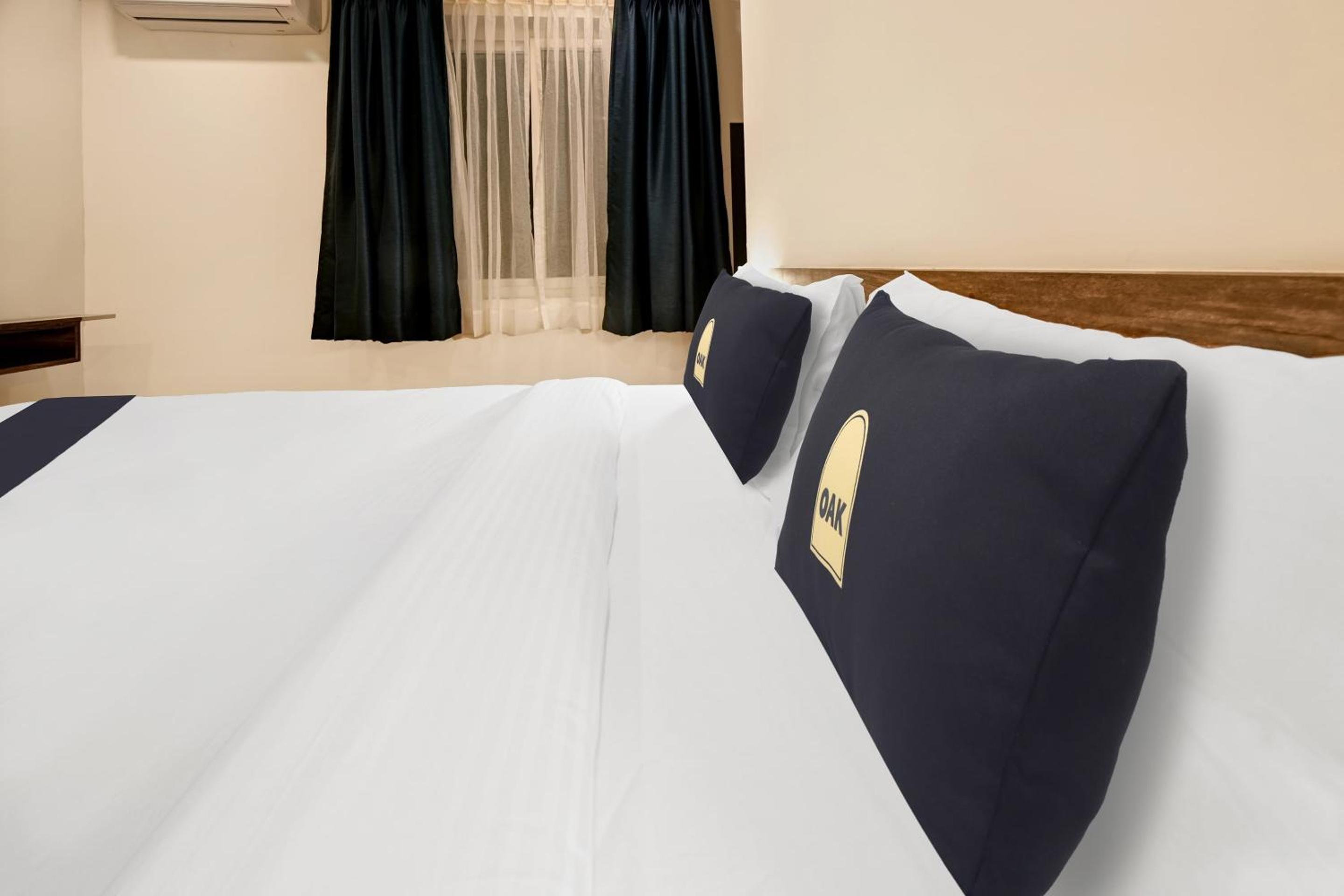 Deluxe Double Room With Balcony photo 3