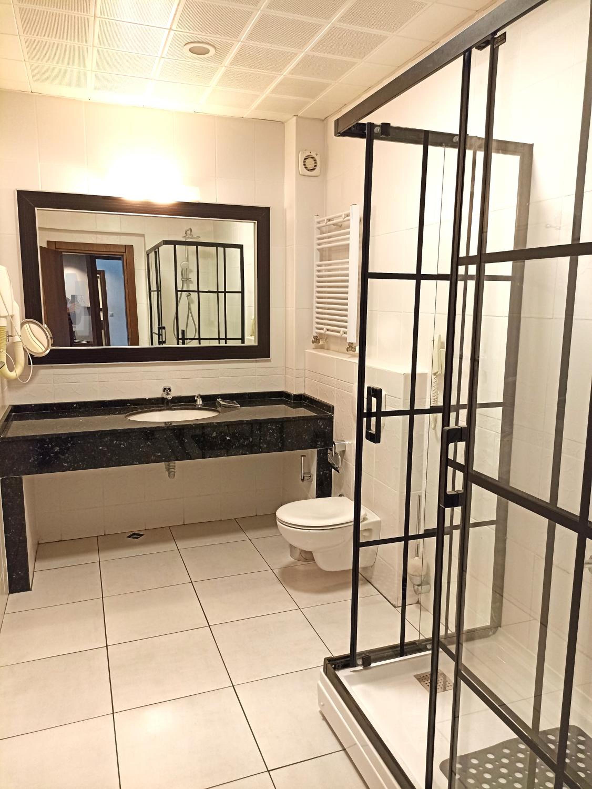 Deluxe Suite - Photo 4