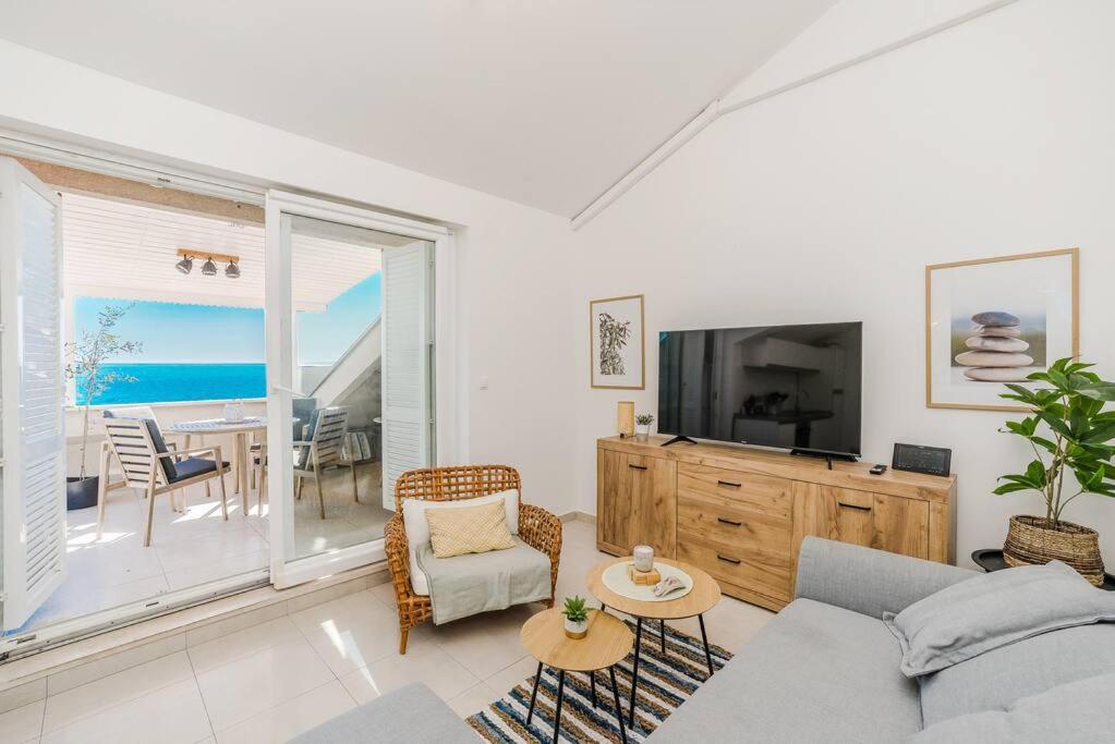 Apartment with Sea View
