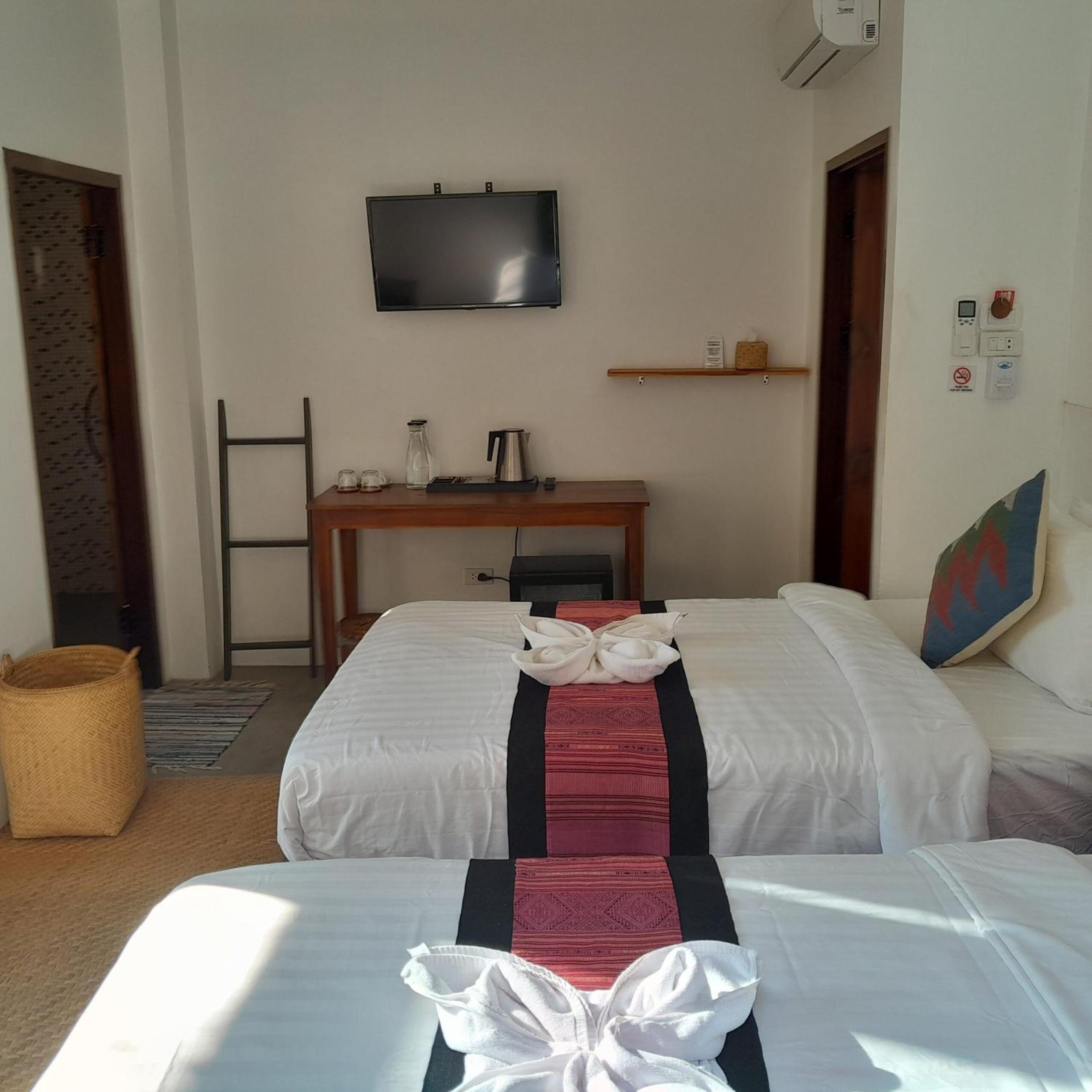 Deluxe Twin Room - Photo 9