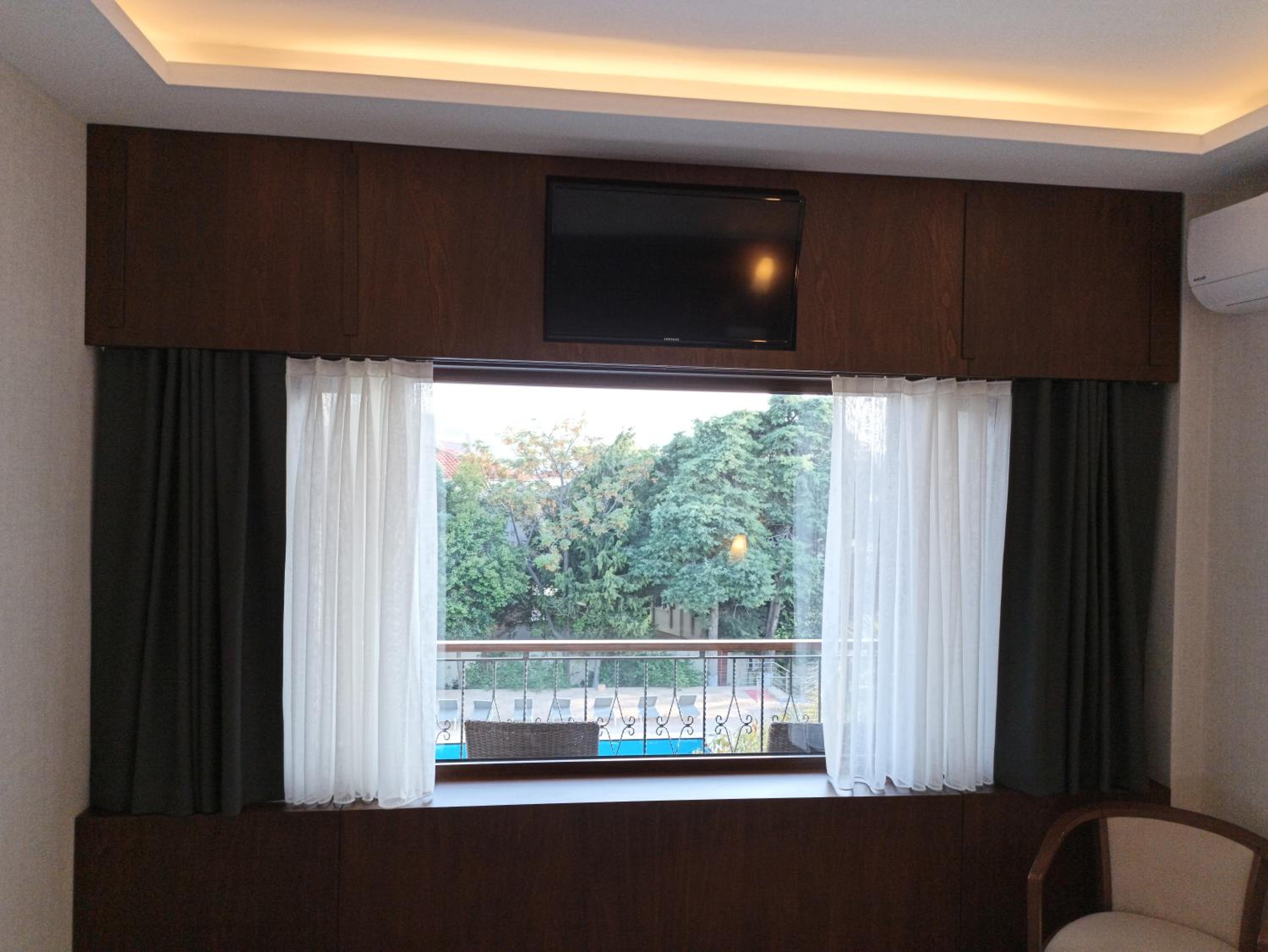 Deluxe Suite - Photo 6