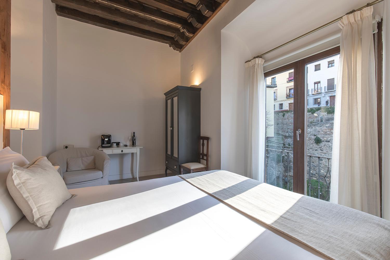 Superior Double or Twin Room with  with Alhambra View - Photo 1