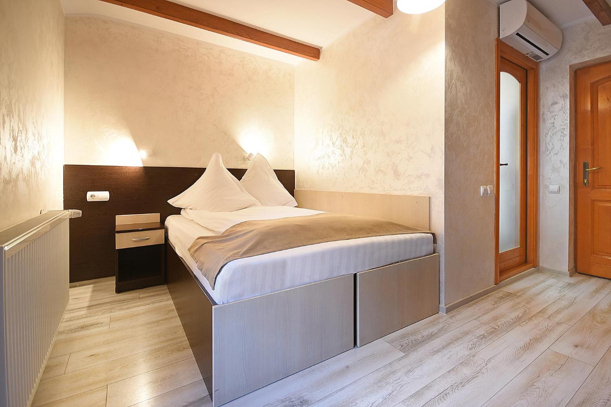 Double Room with Lake View