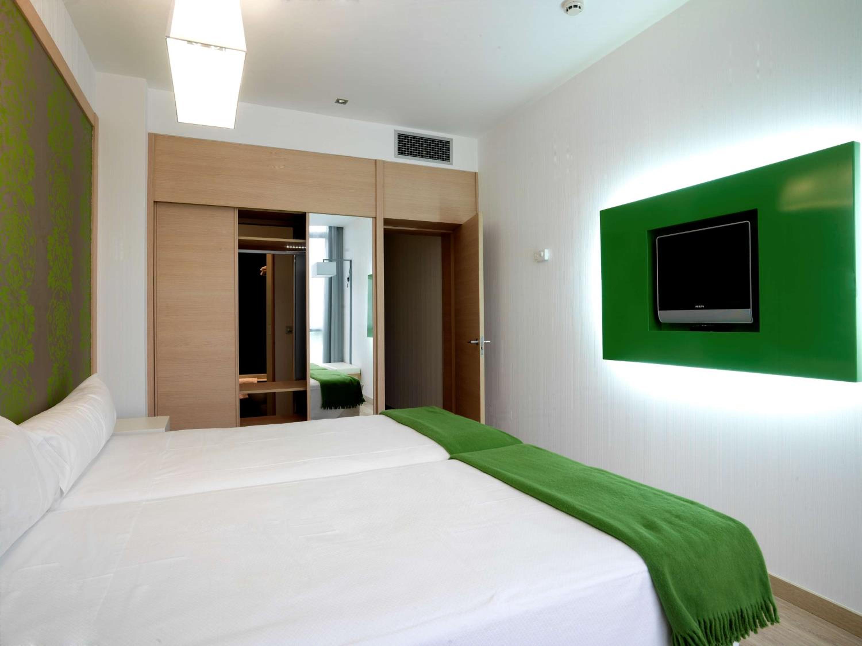 Twin Room - Photo 1
