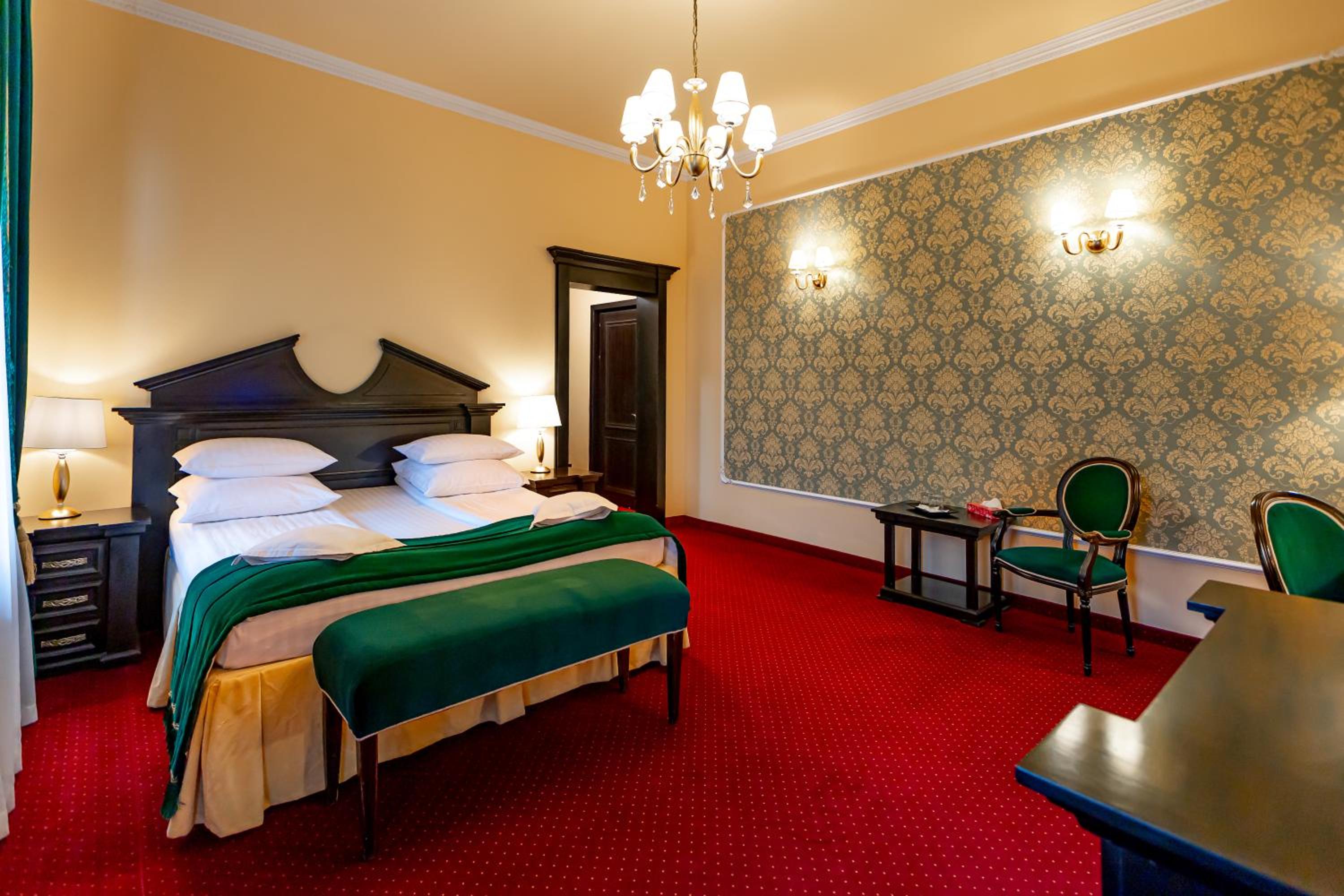 Deluxe Double Room with Balcony photo 1