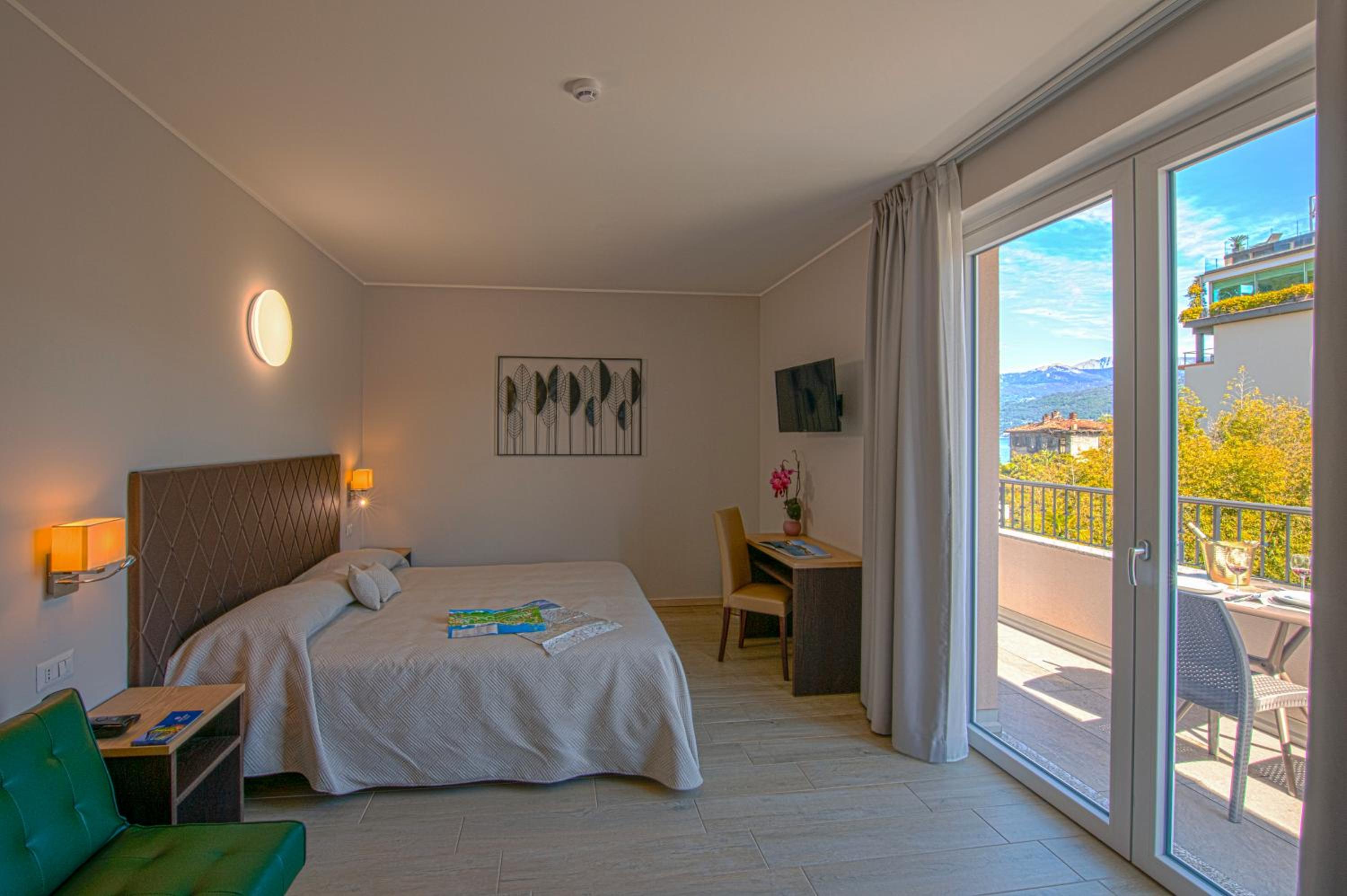 Superior Double or Twin Room with Terrace - Photo 10