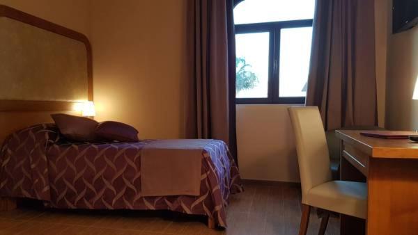 Single Room photo 2