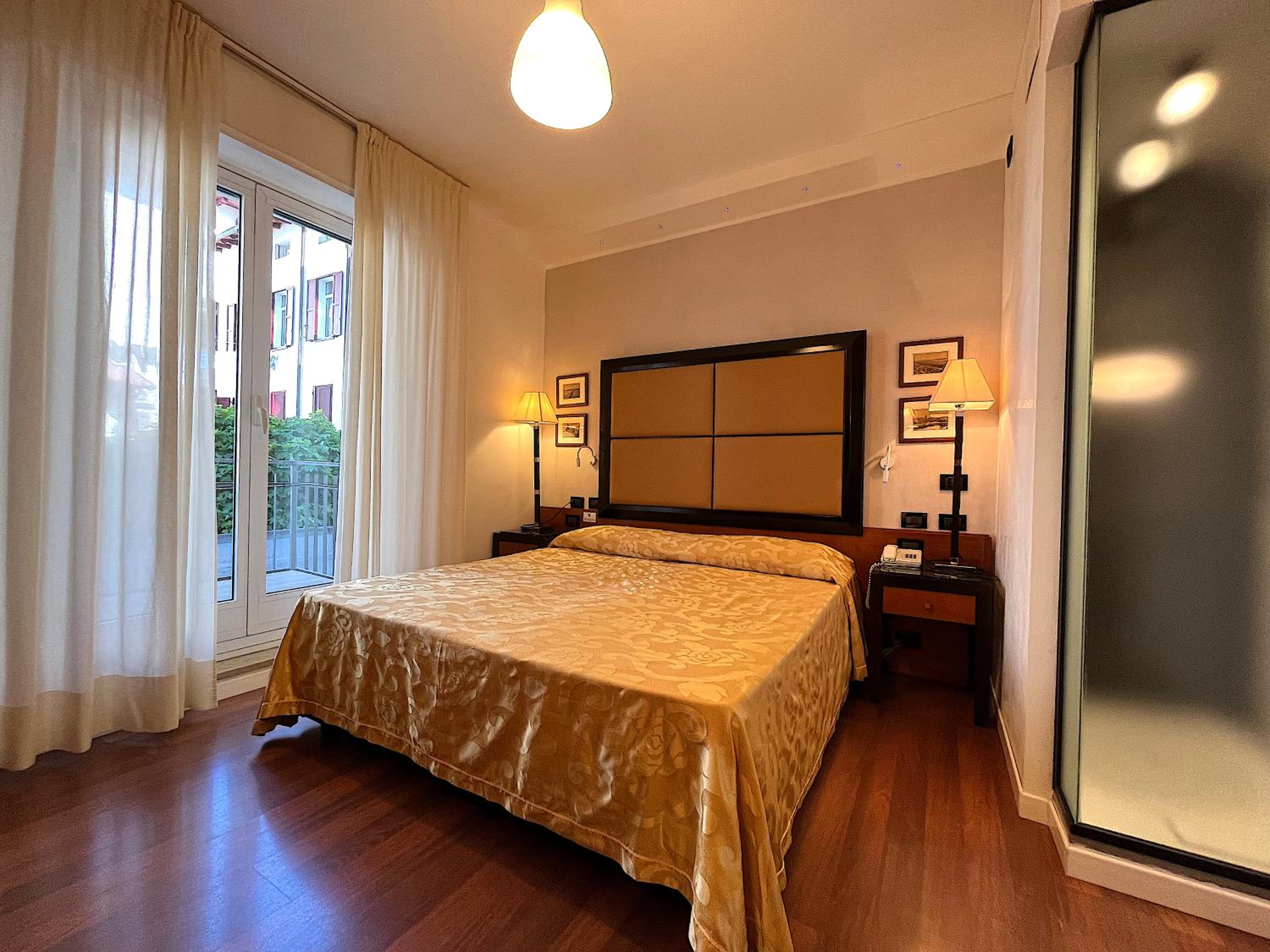 Double Room - Photo 9