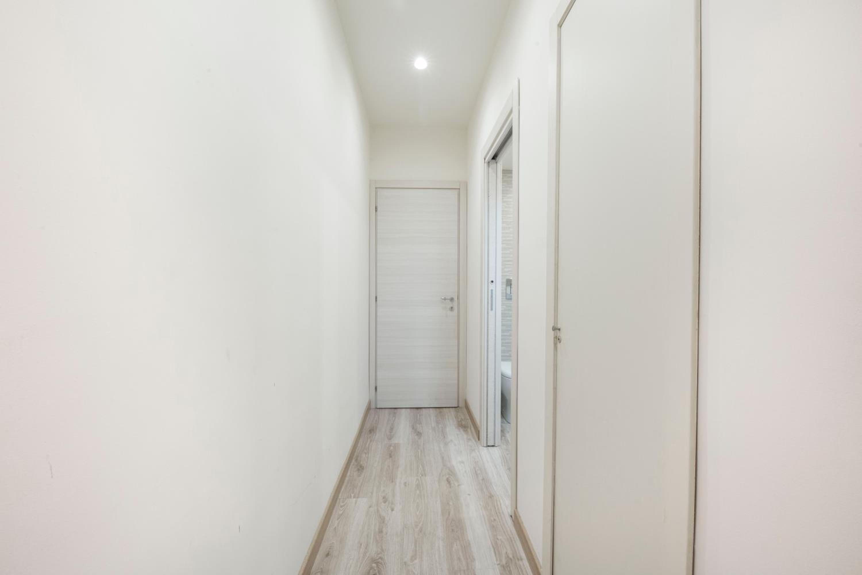 Double Room with Balcony - Photo 1