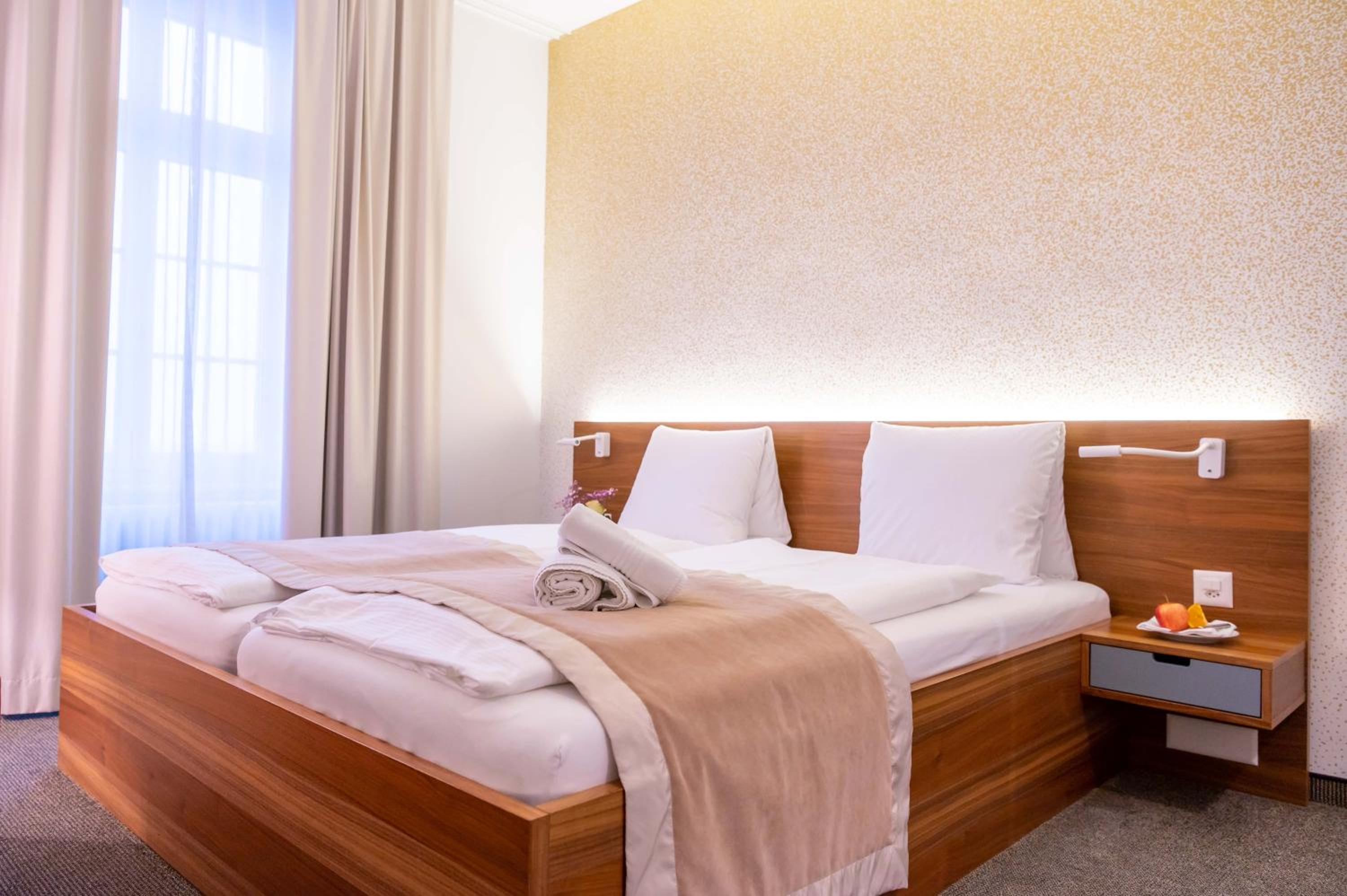 Standard Double Room - Photo 6