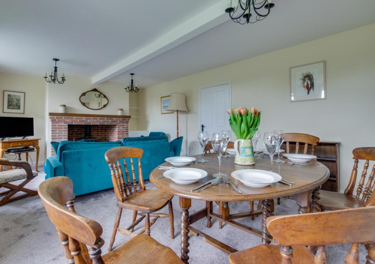 Three-Bedroom House photo 2
