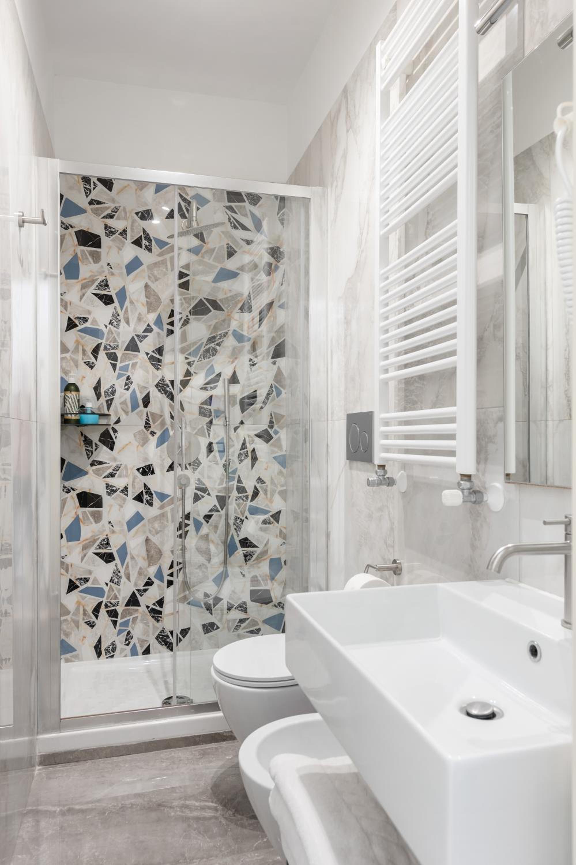 Quadruple Room with Private Bathroom photo 2