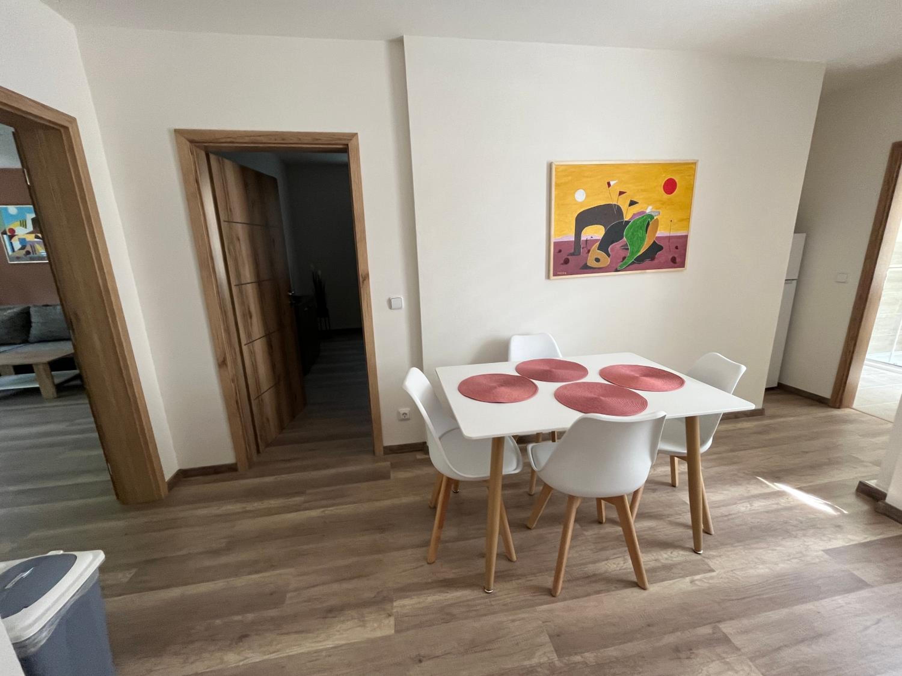 Apartment with Balcony - Photo 6
