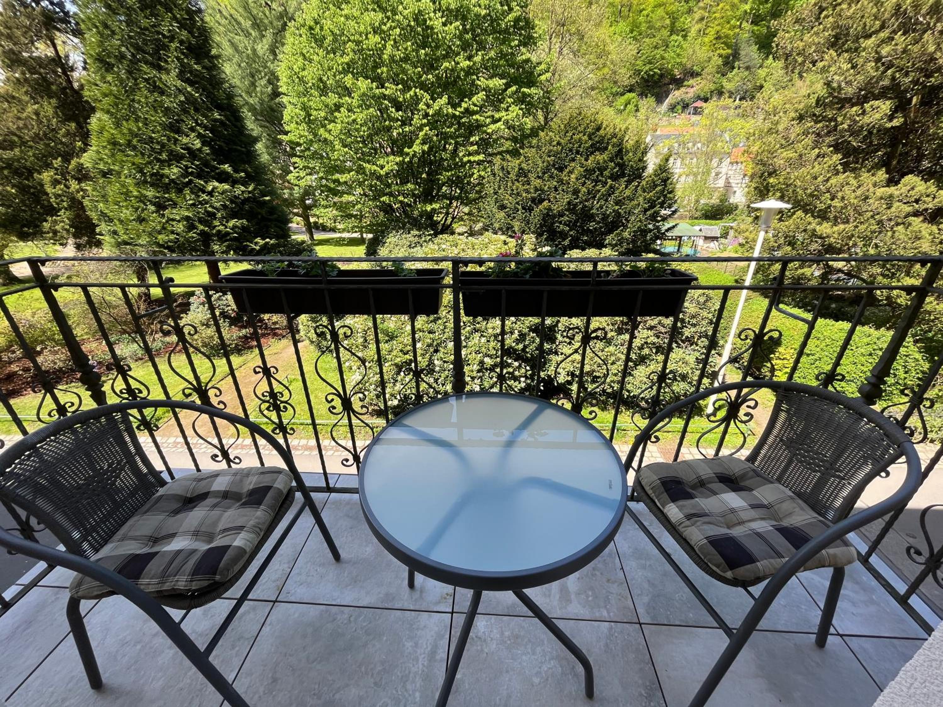 Apartment with Balcony - Photo 9