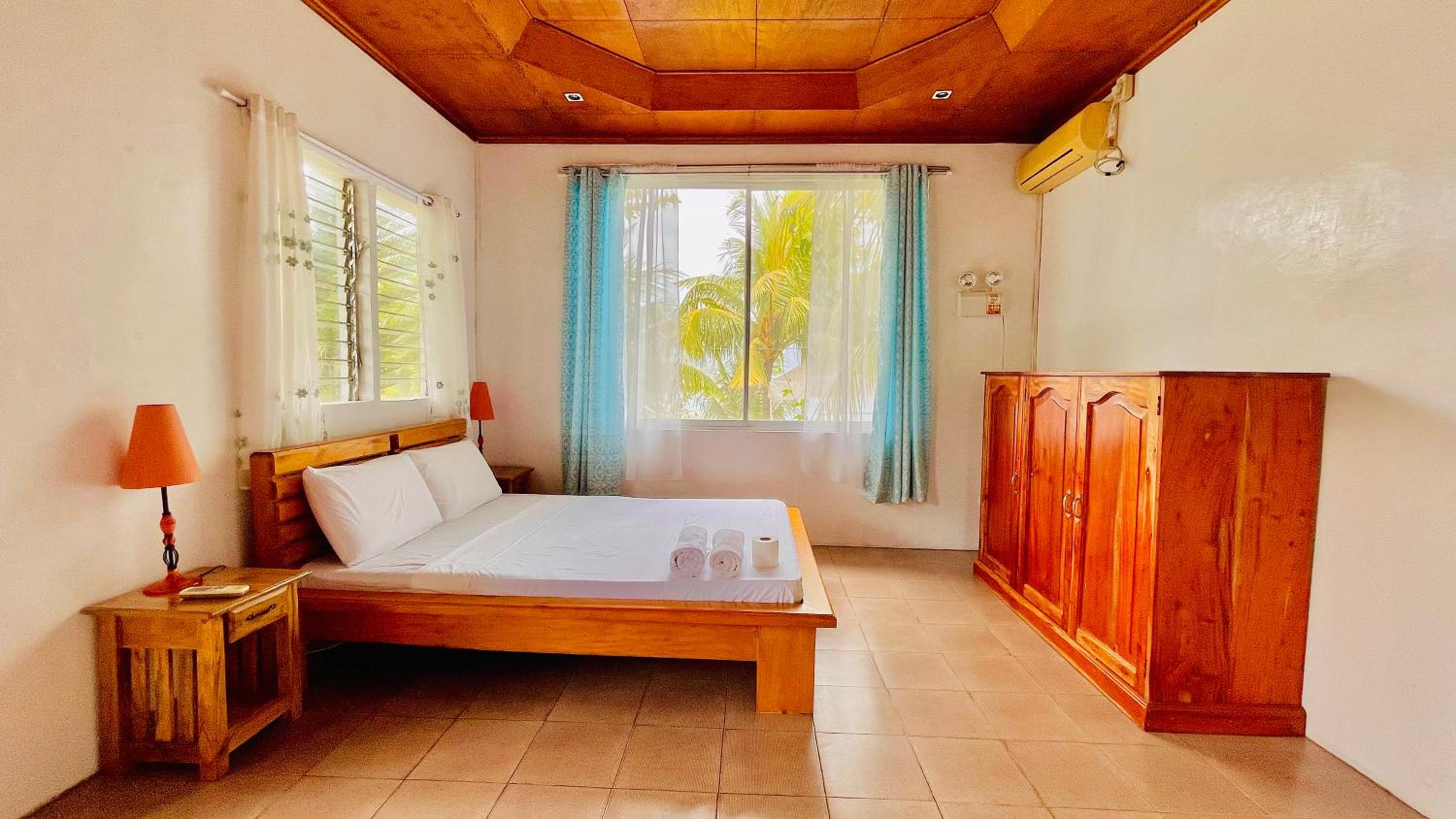 Bungalow with Sea View