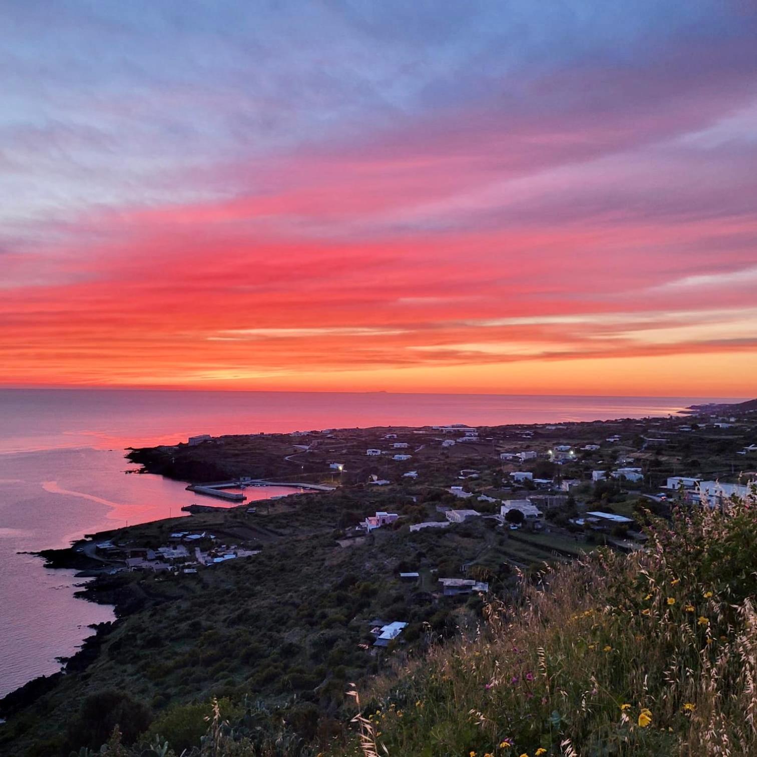 Superior : One-Bedroom House with Roof Terrace and Sea View photo 2