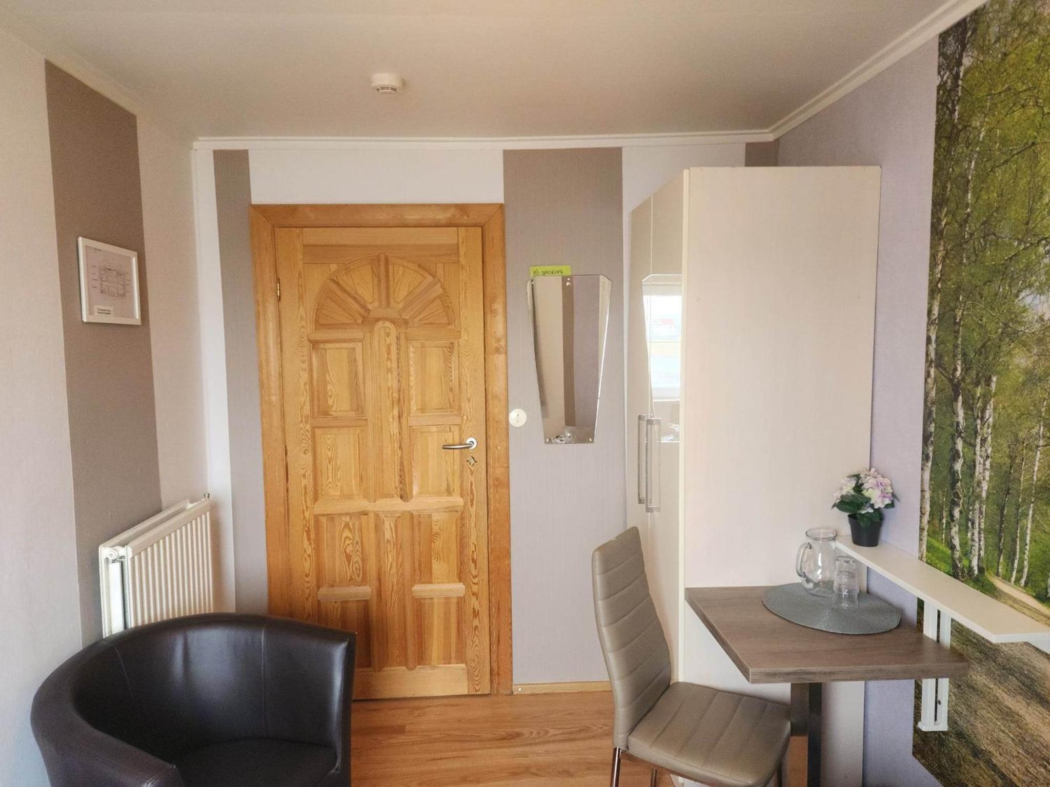 Economy Double Room with Shared Bathroom photo 2