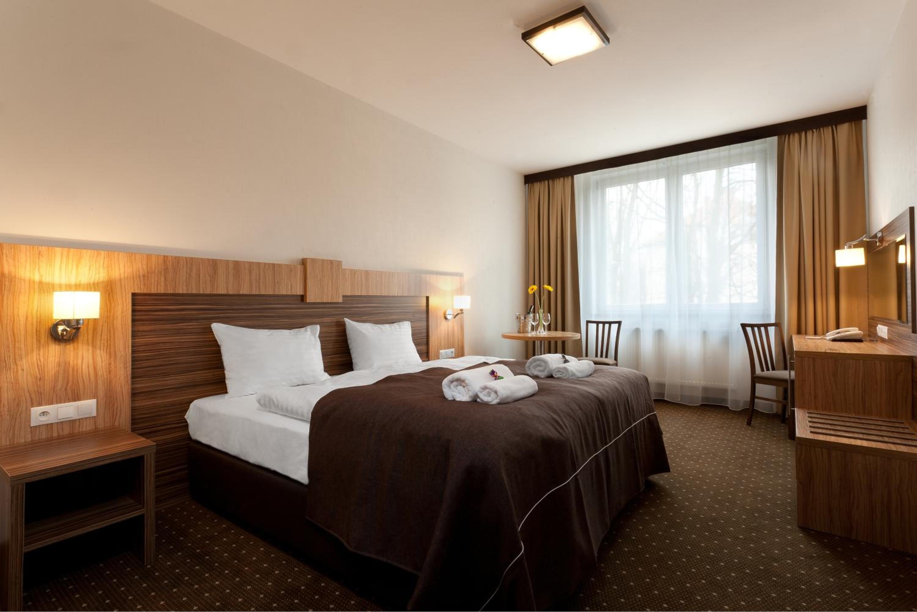 Deluxe King Room - Photo 1