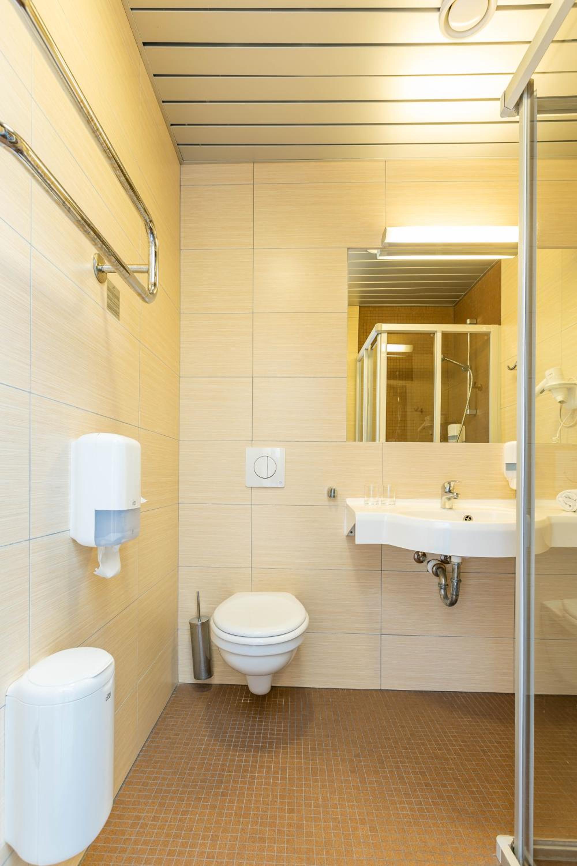 Superior Double Room with Balcony and Spa Access - Photo 17