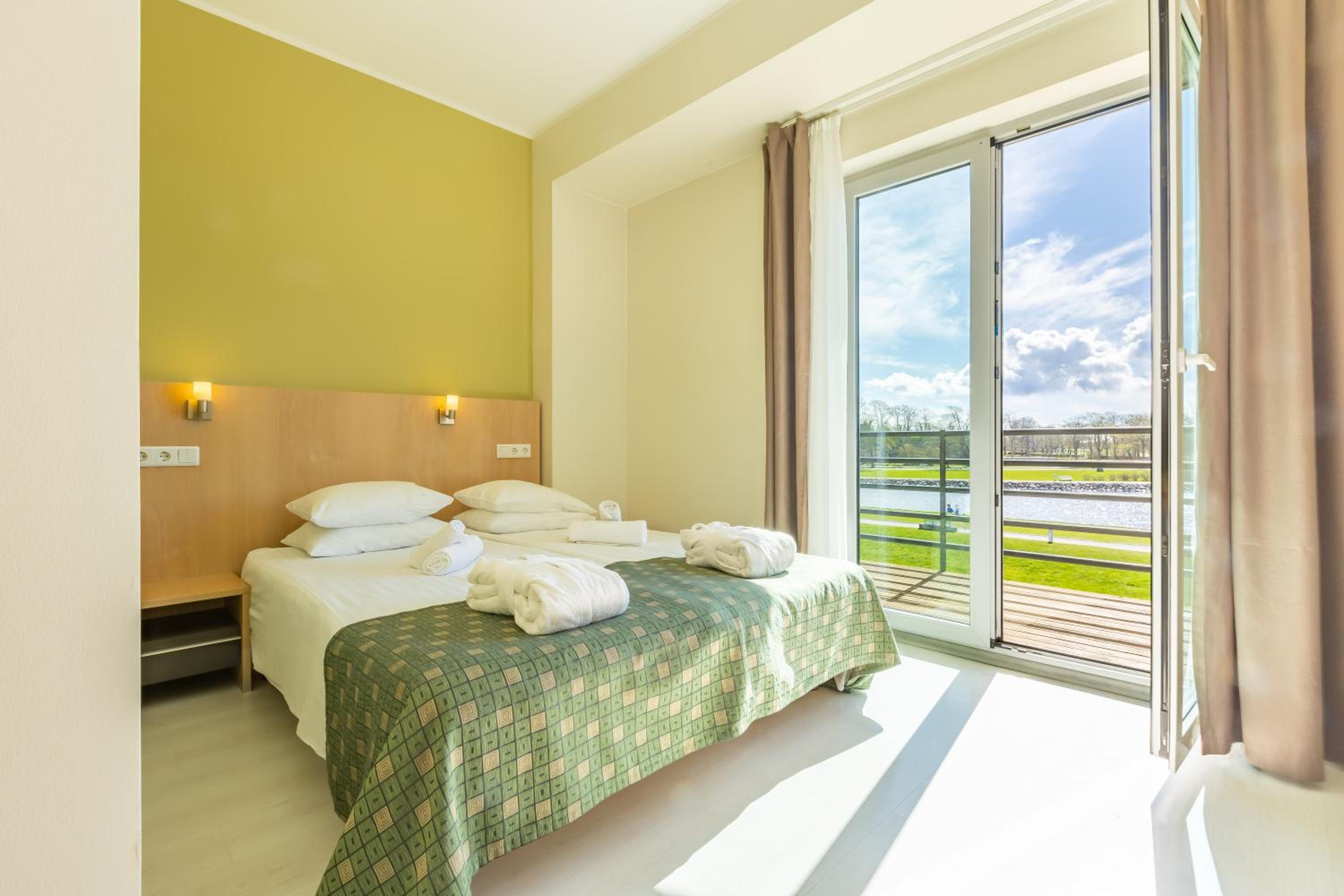 Superior Double Room with Balcony and Spa Access - Photo 2