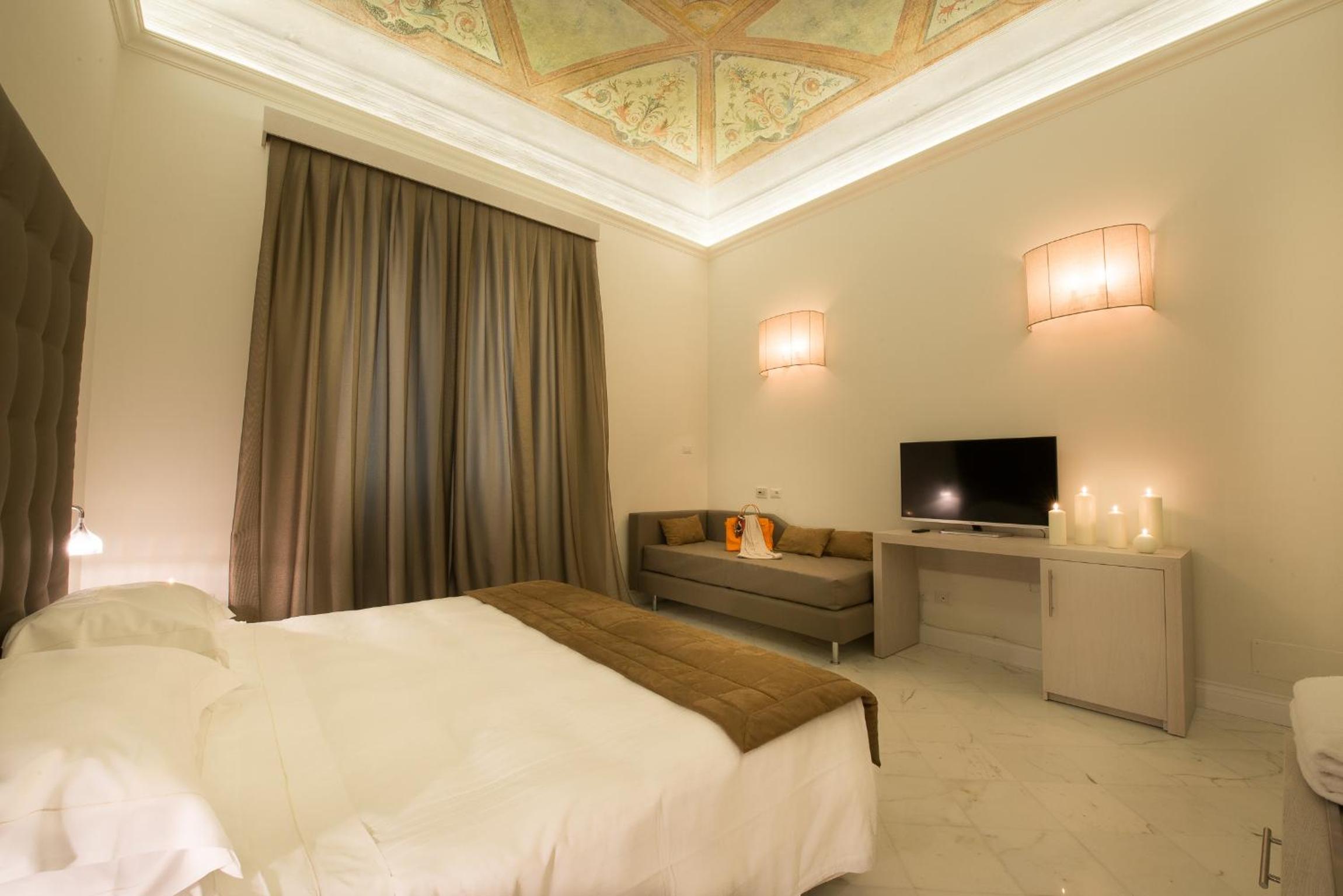 Superior Deluxe Double or Twin Room  photo 1