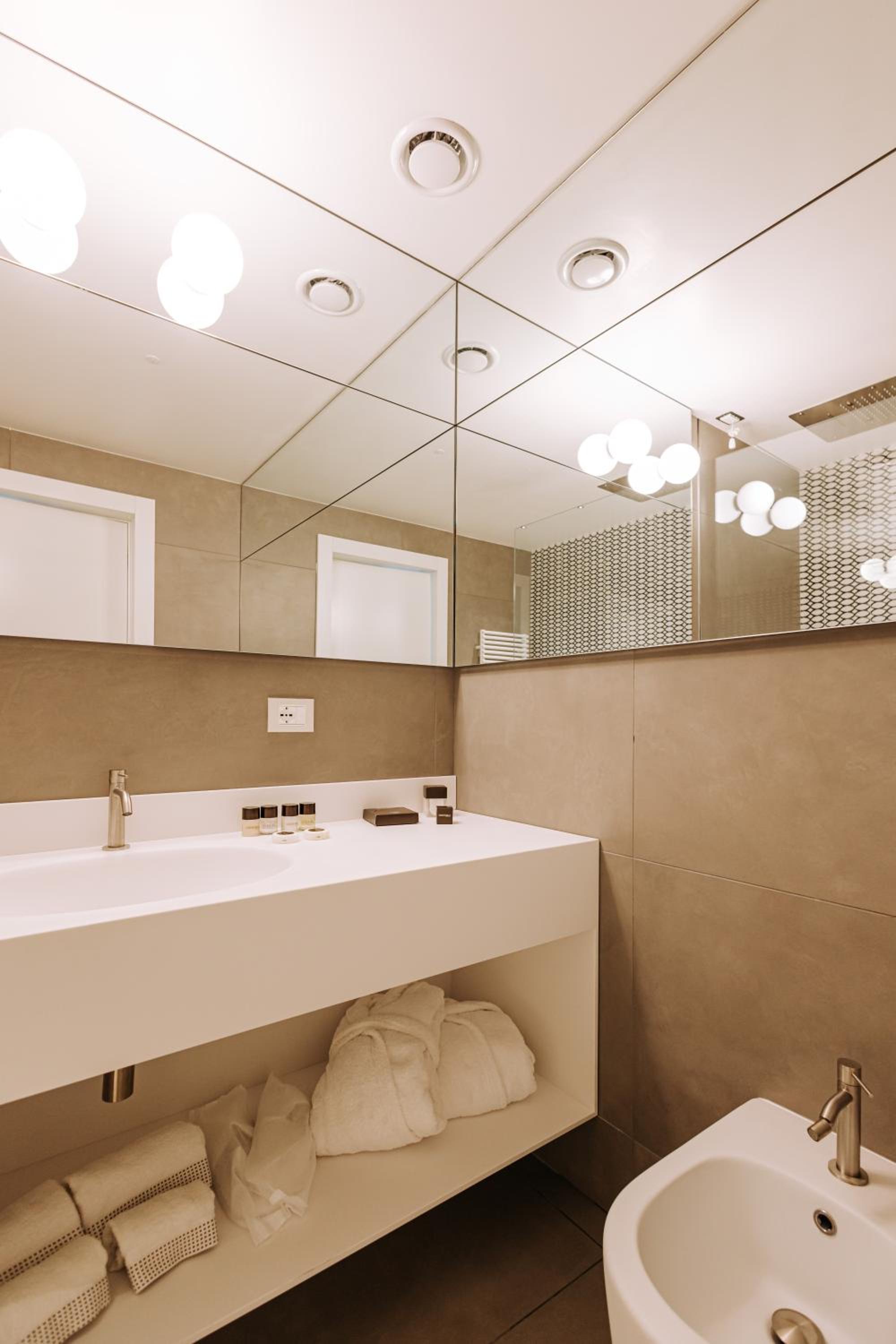 Deluxe Double or Twin Room - Photo 4