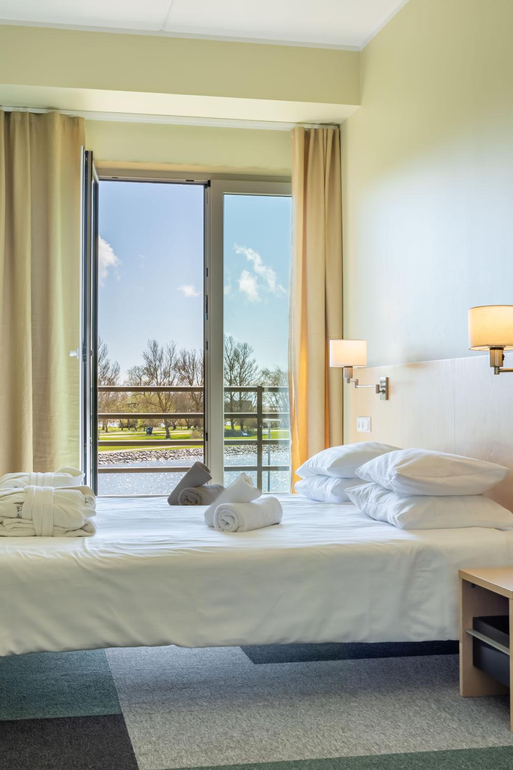 Superior Suite with Sauna and Spa Access - Photo 1