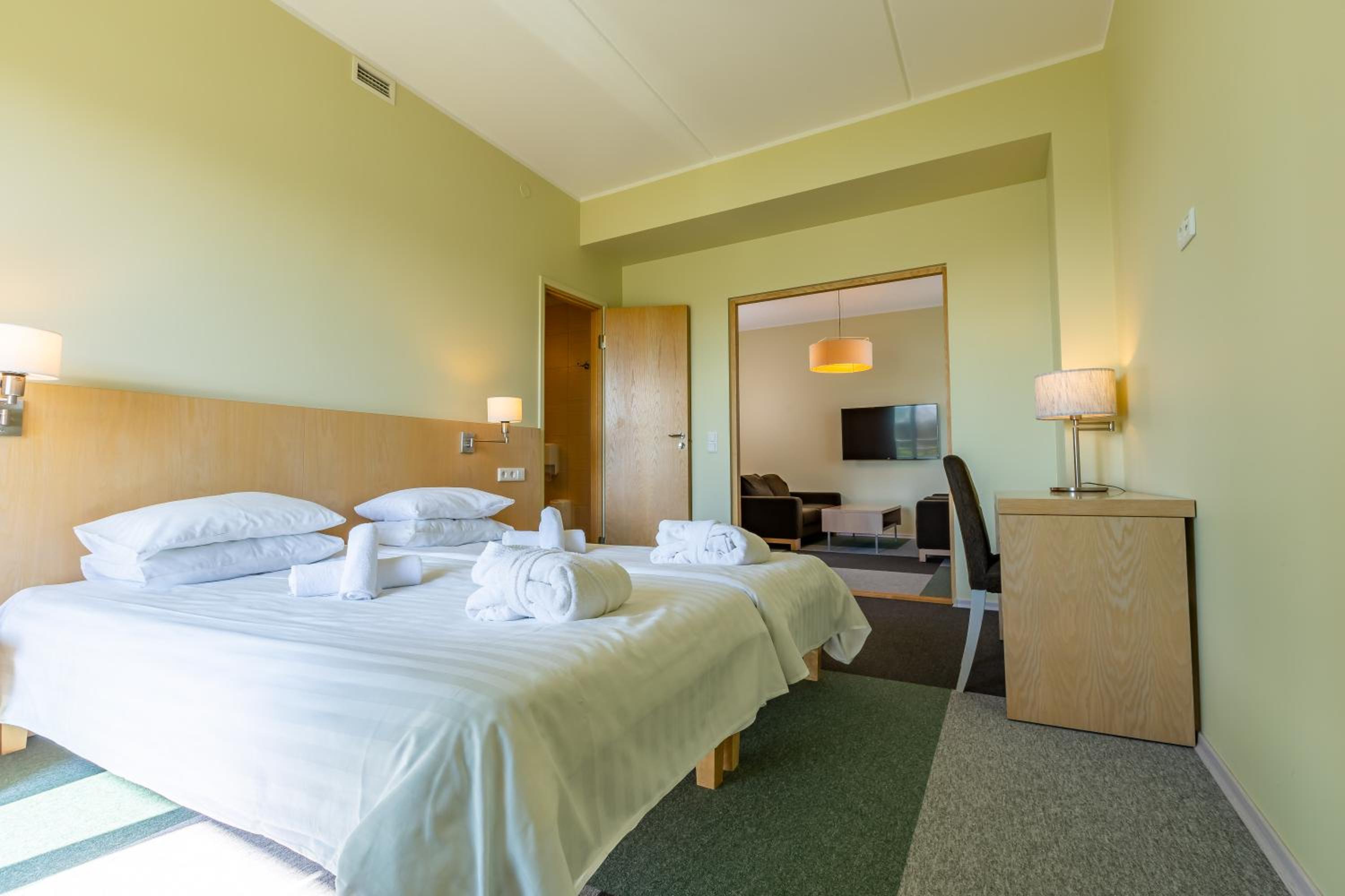 Superior Suite with Sauna and Spa Access - Photo 7