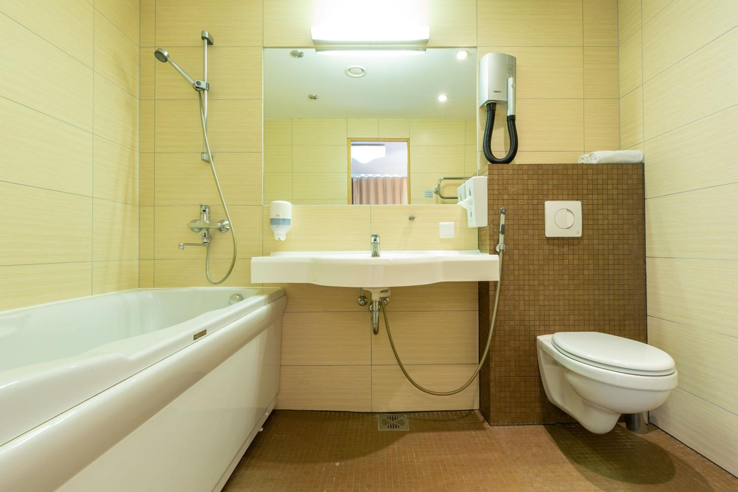 Commodore Suite - Photo 5