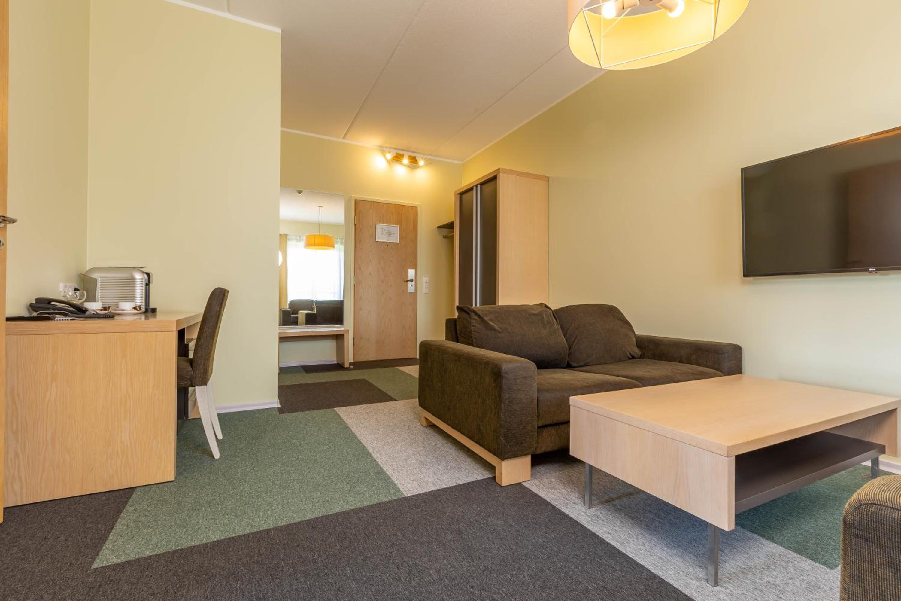 Superior Suite with Sauna and Spa Access - Photo 4