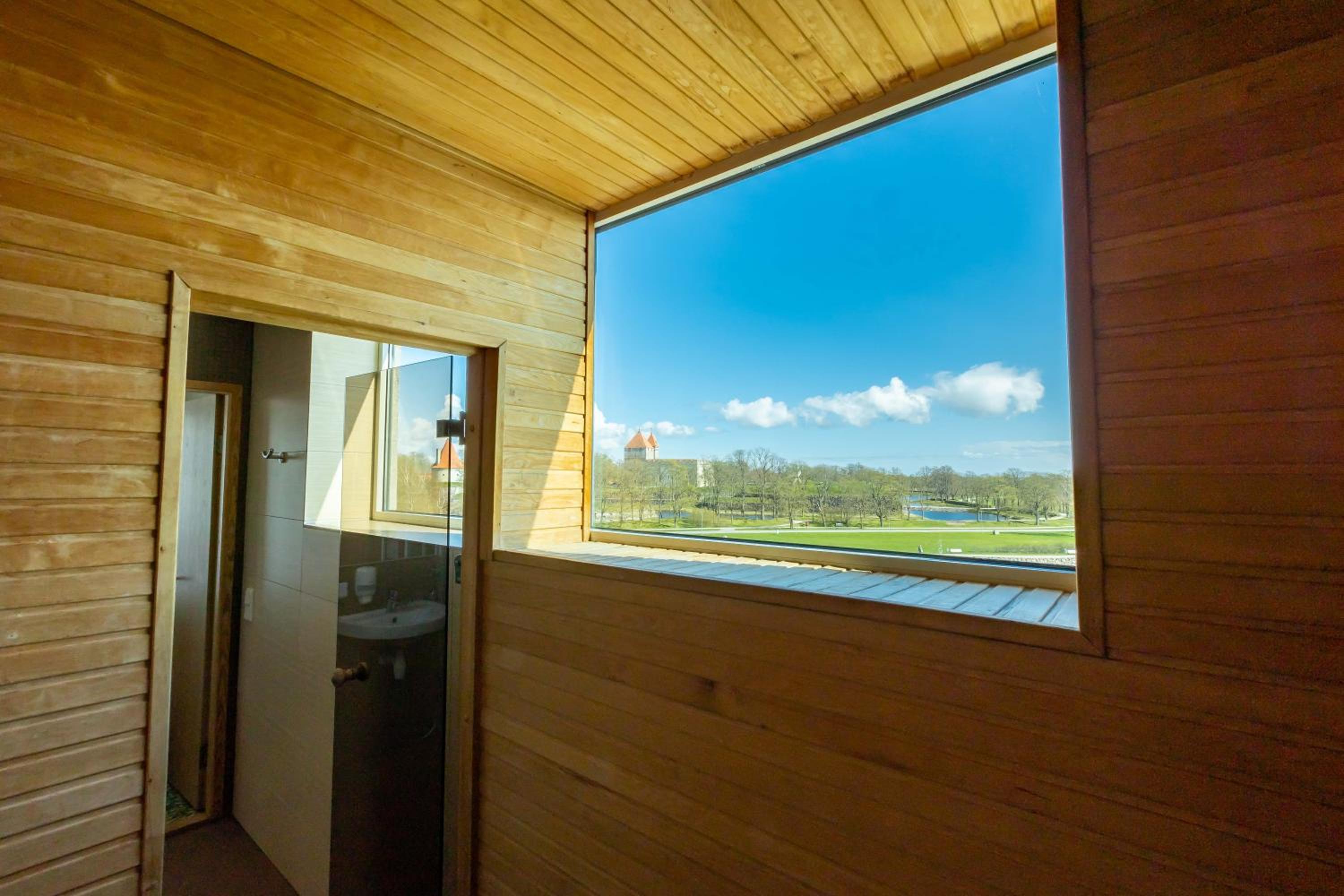 Commodore Suite - Photo 16