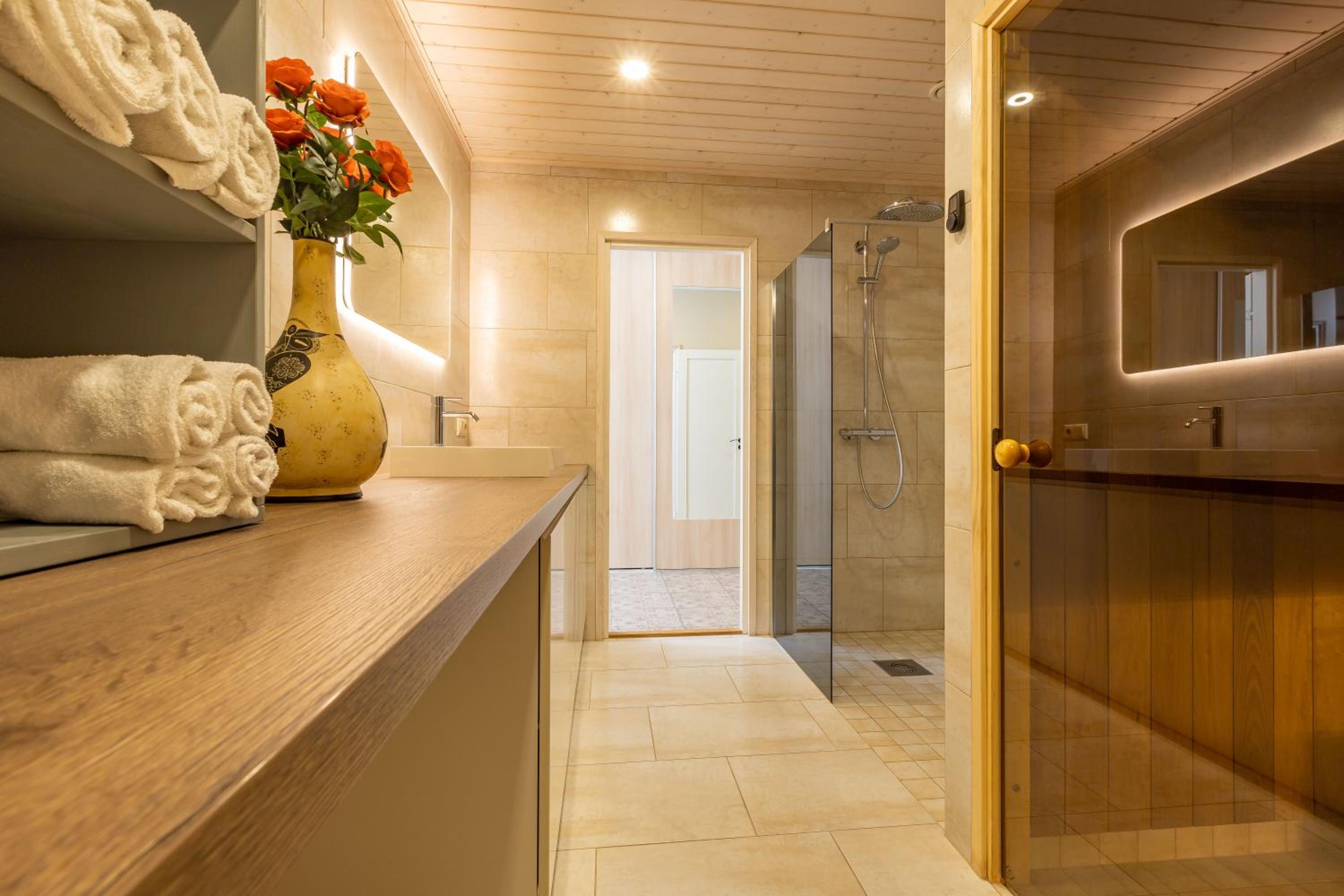 Suite with Sea View - Photo 18