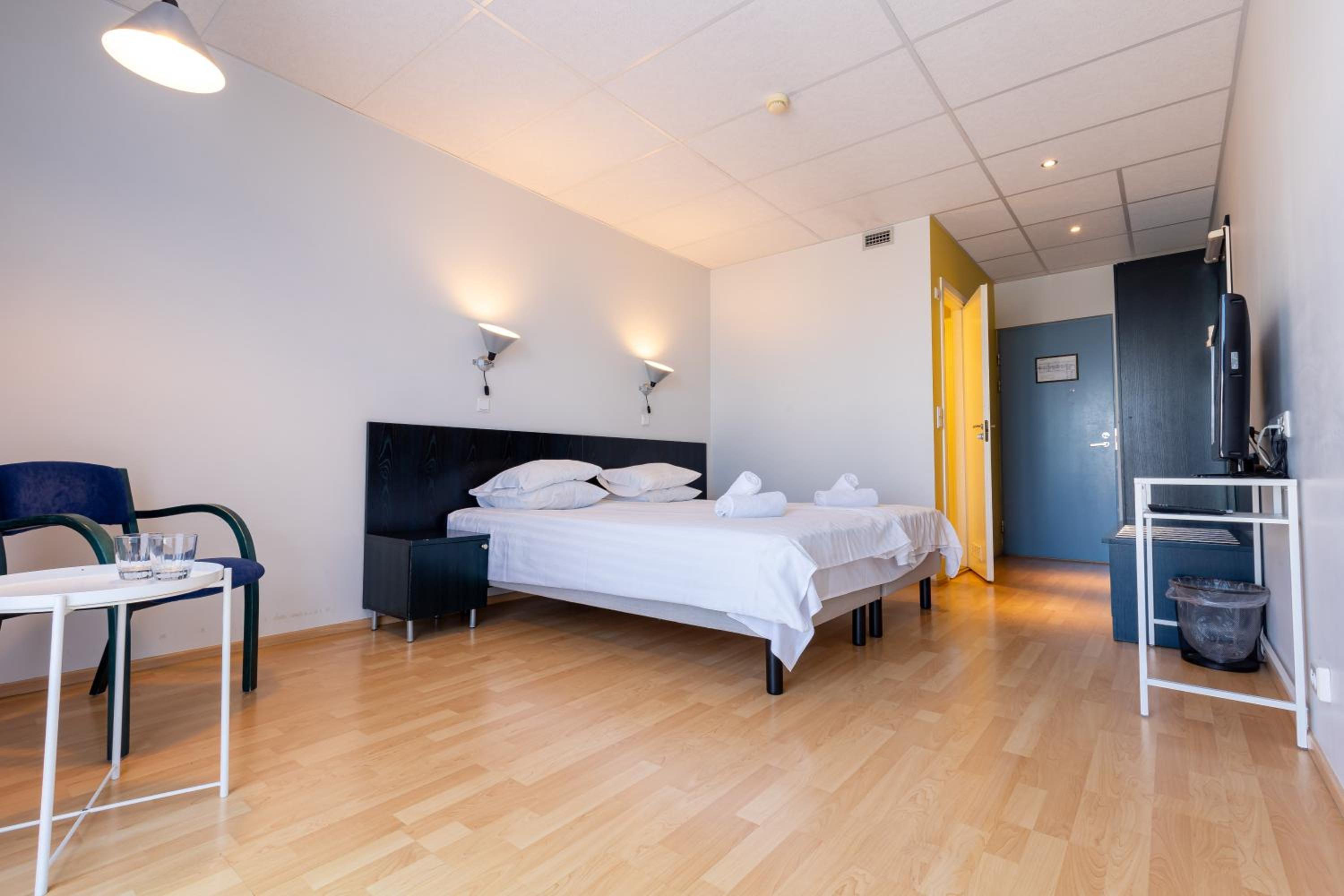 Standard Double or Twin Room with Spa Access - Photo 6