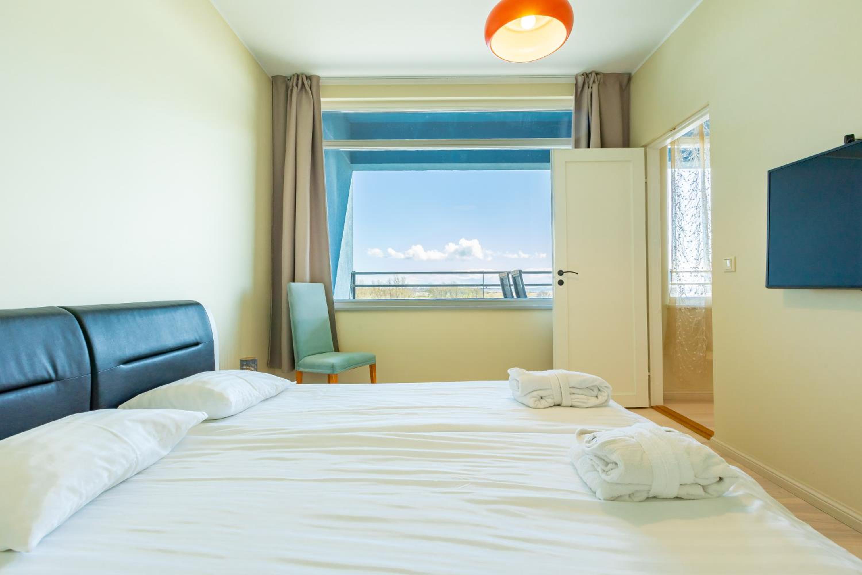 Suite with Sea View - Photo 7