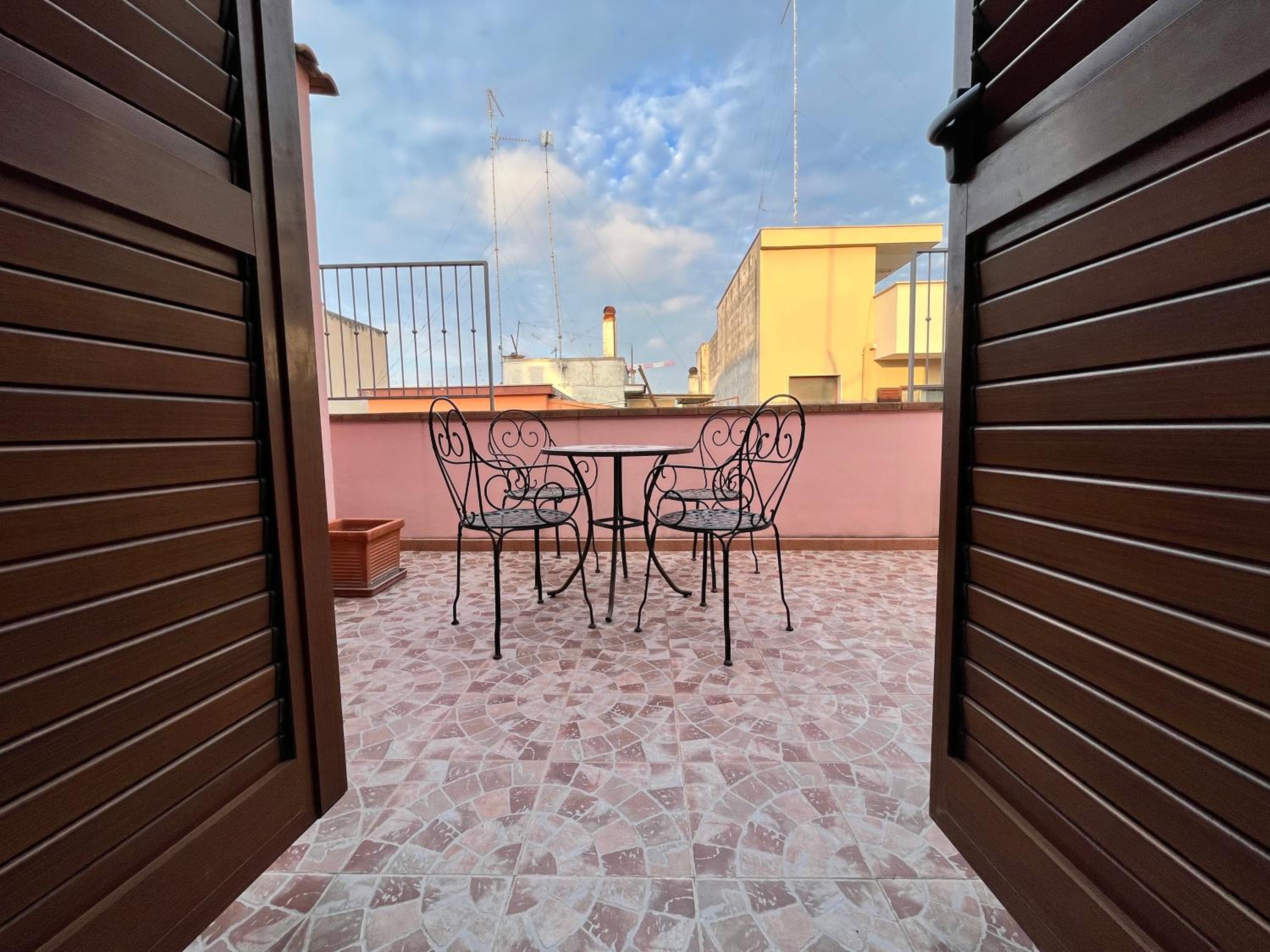 Family Room with Terrace photo 2