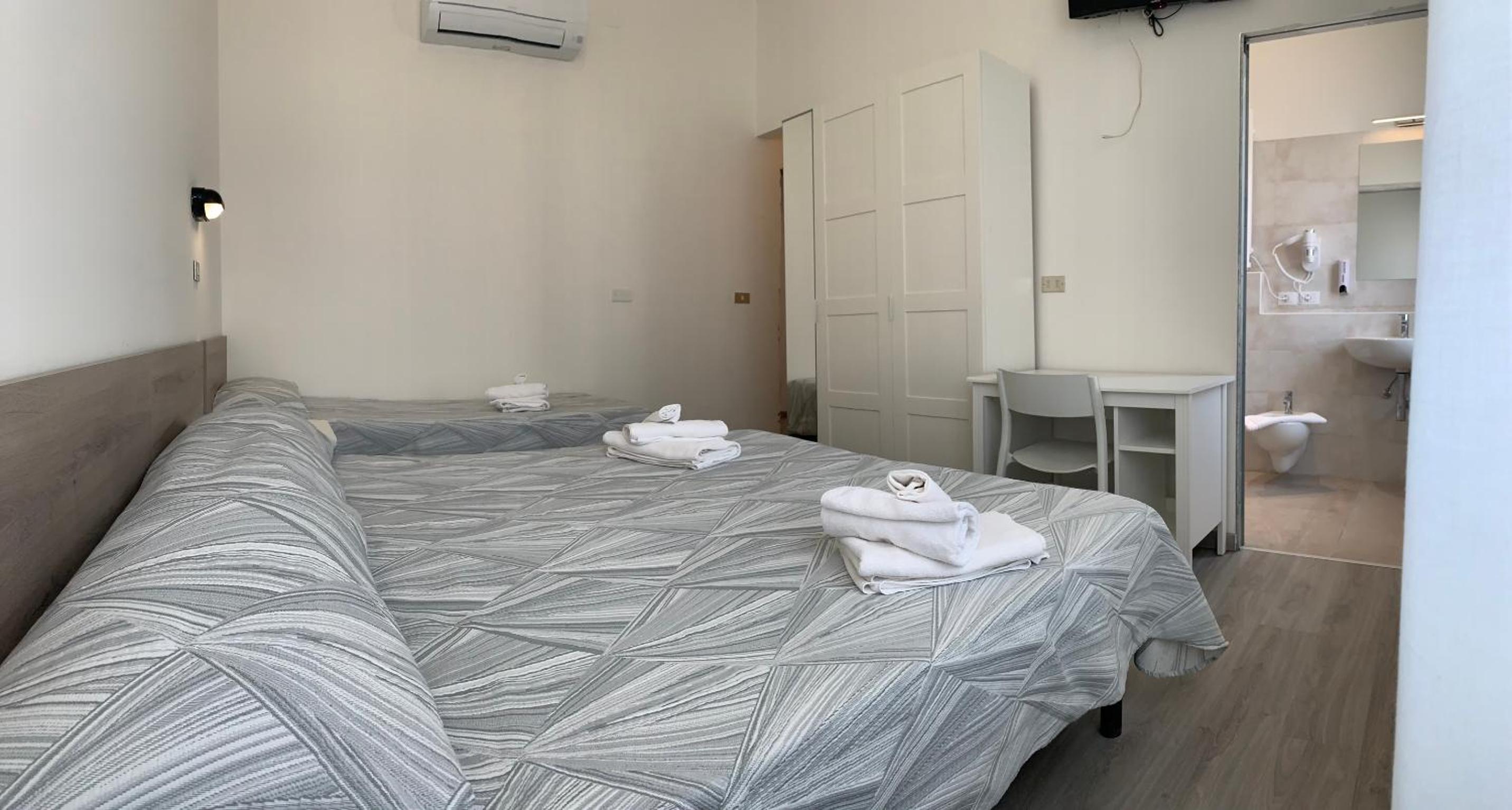 Superior Triple Room - Photo 21