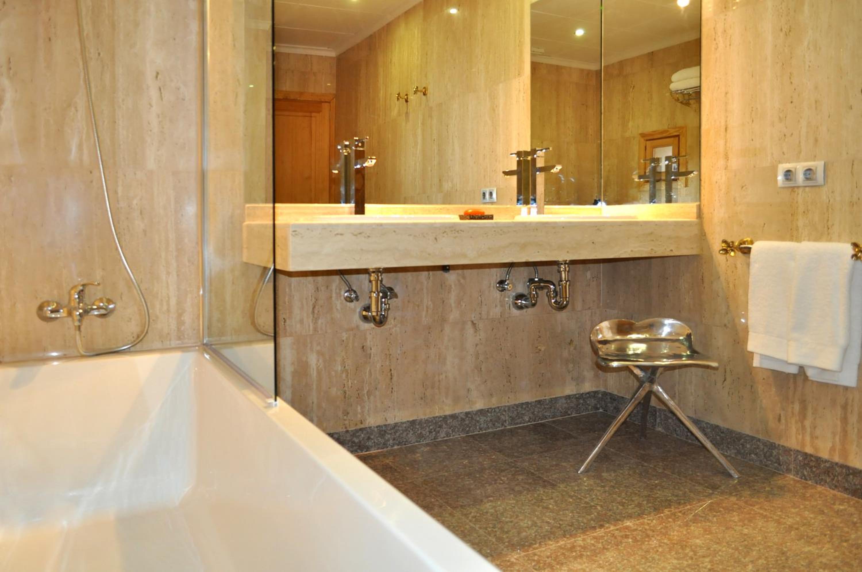 Three-Bedroom Apartment (6 Adults) photo 3