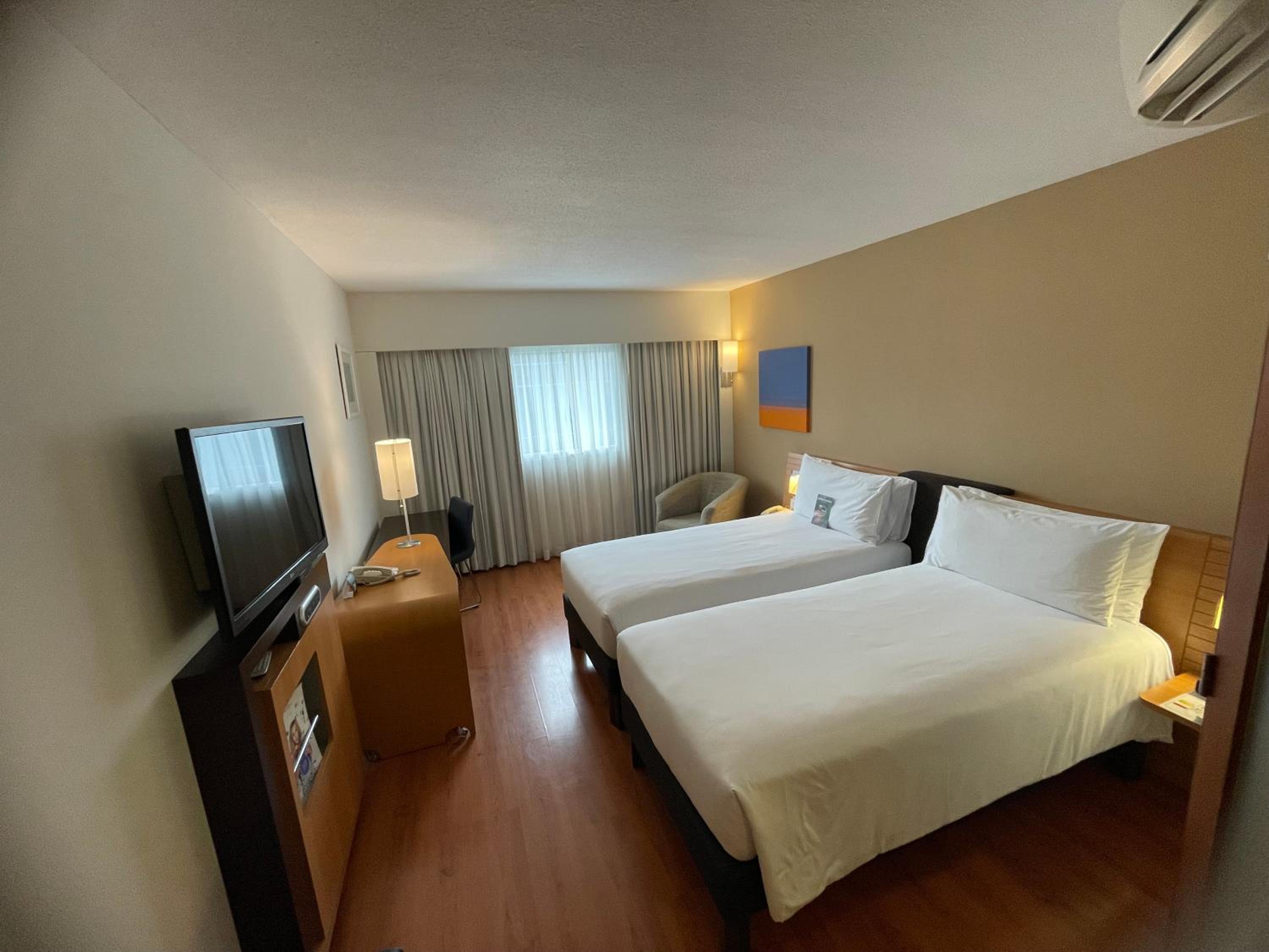 Standard Twin Room - Photo 3