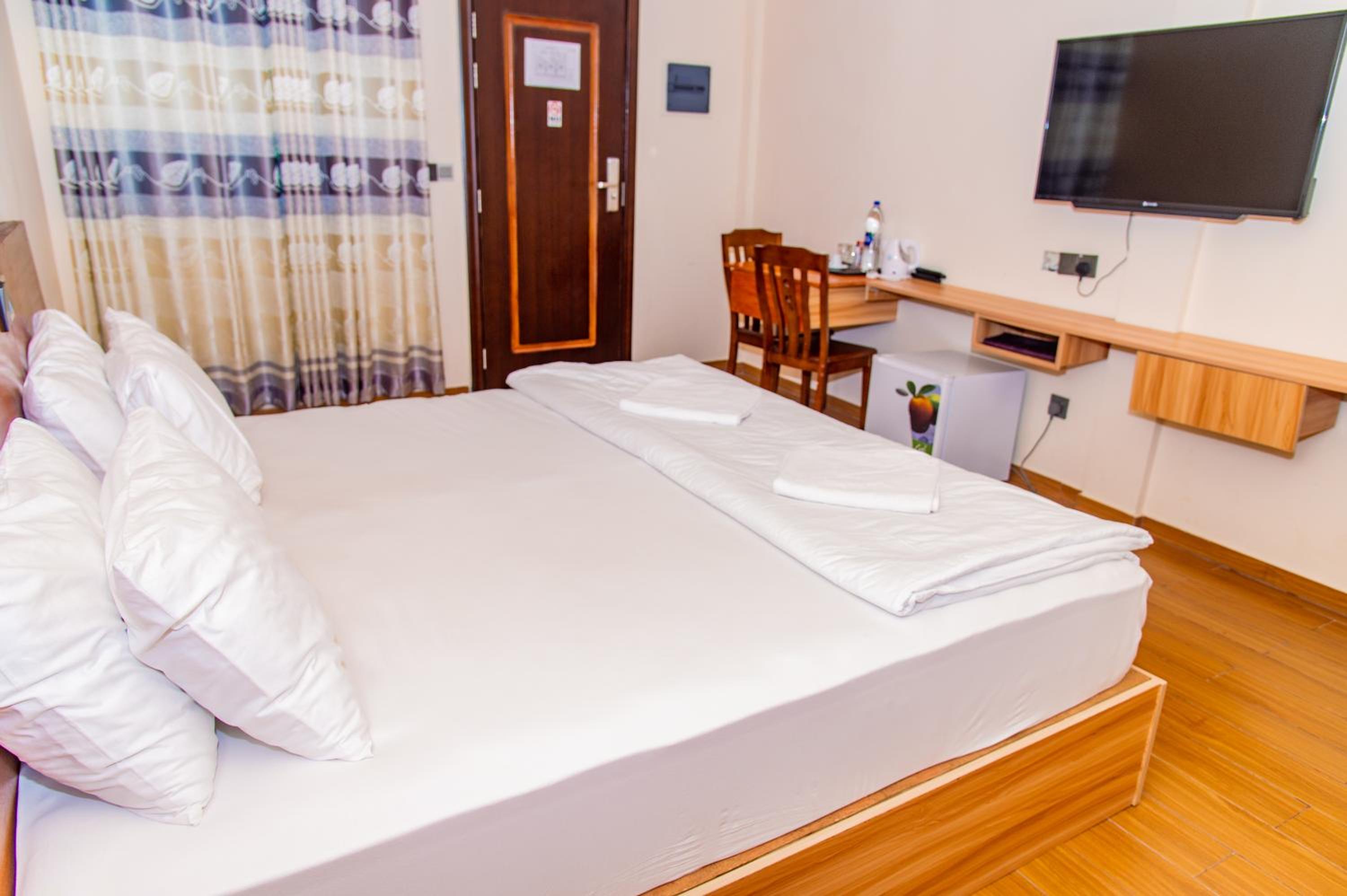 Deluxe Double or Twin Room with Balcony - Photo 14