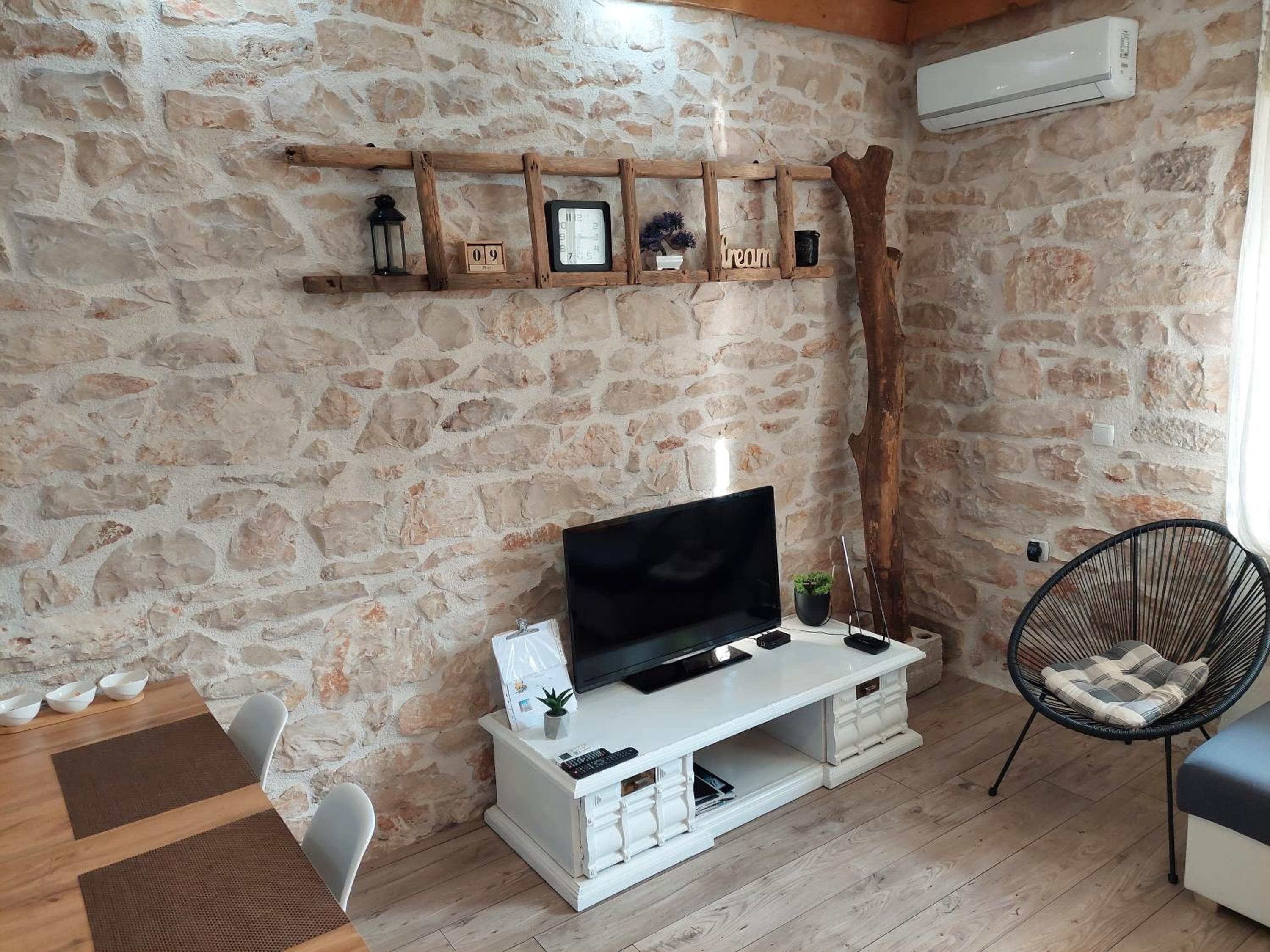 Apartment - Ground Floor photo 3