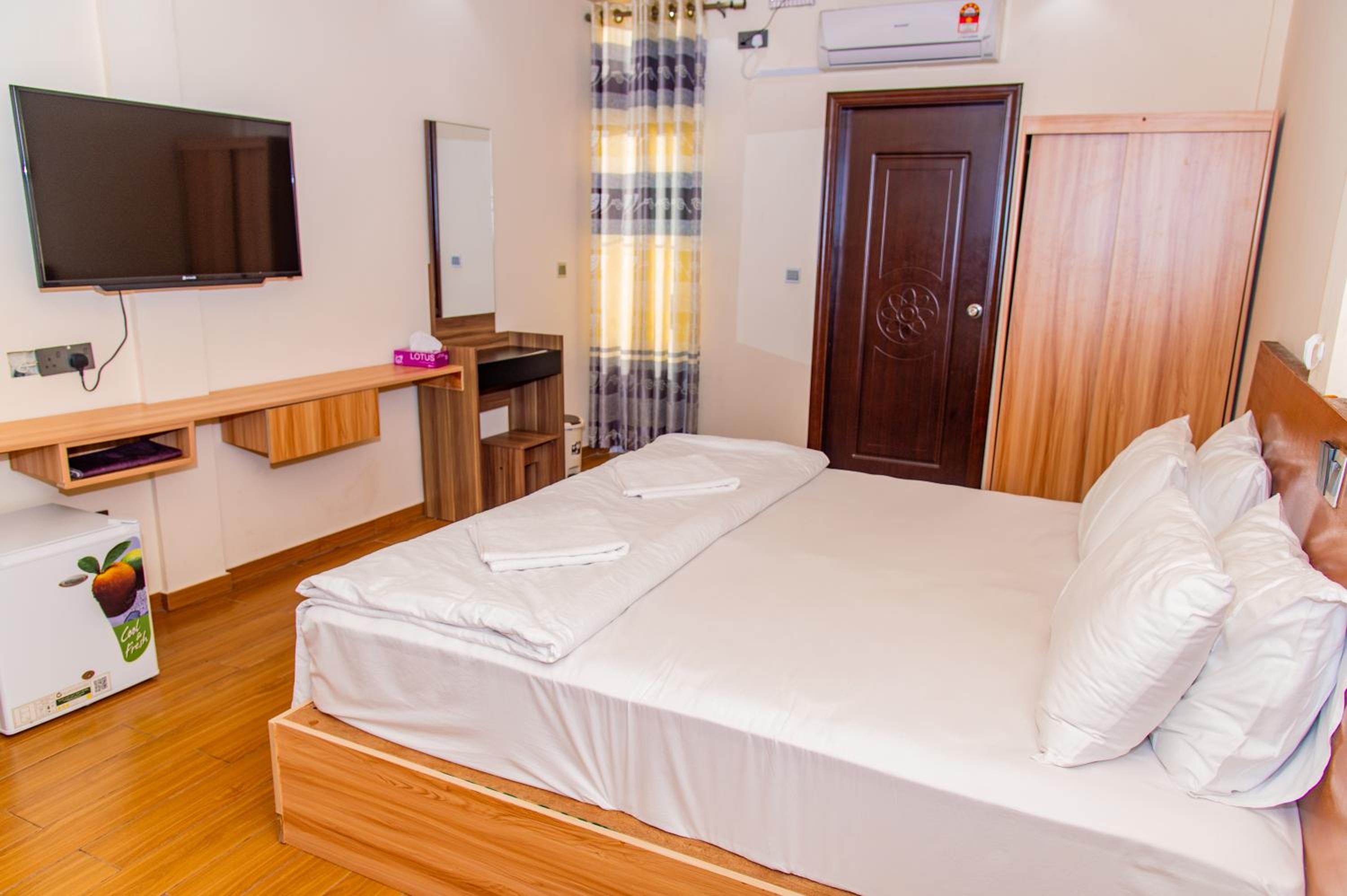 Deluxe Double or Twin Room with Balcony - Photo 11
